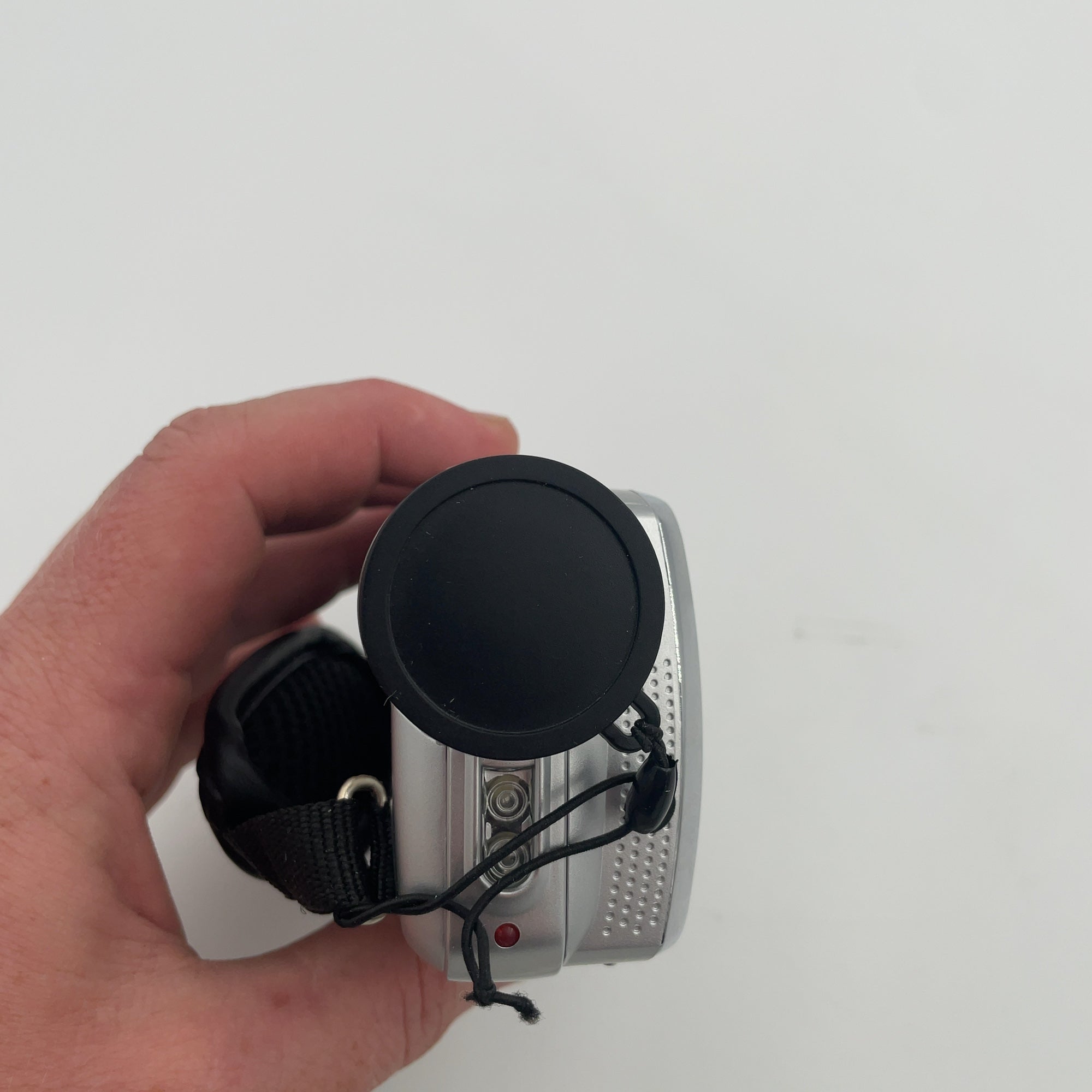 8Mp Camcorder - Heyday Silver: Built-In Microphone, 512Gb Storage, 2.7K Video