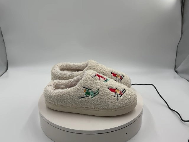 Adult Skier Scuff Slippers - Wondershop Ivory M
