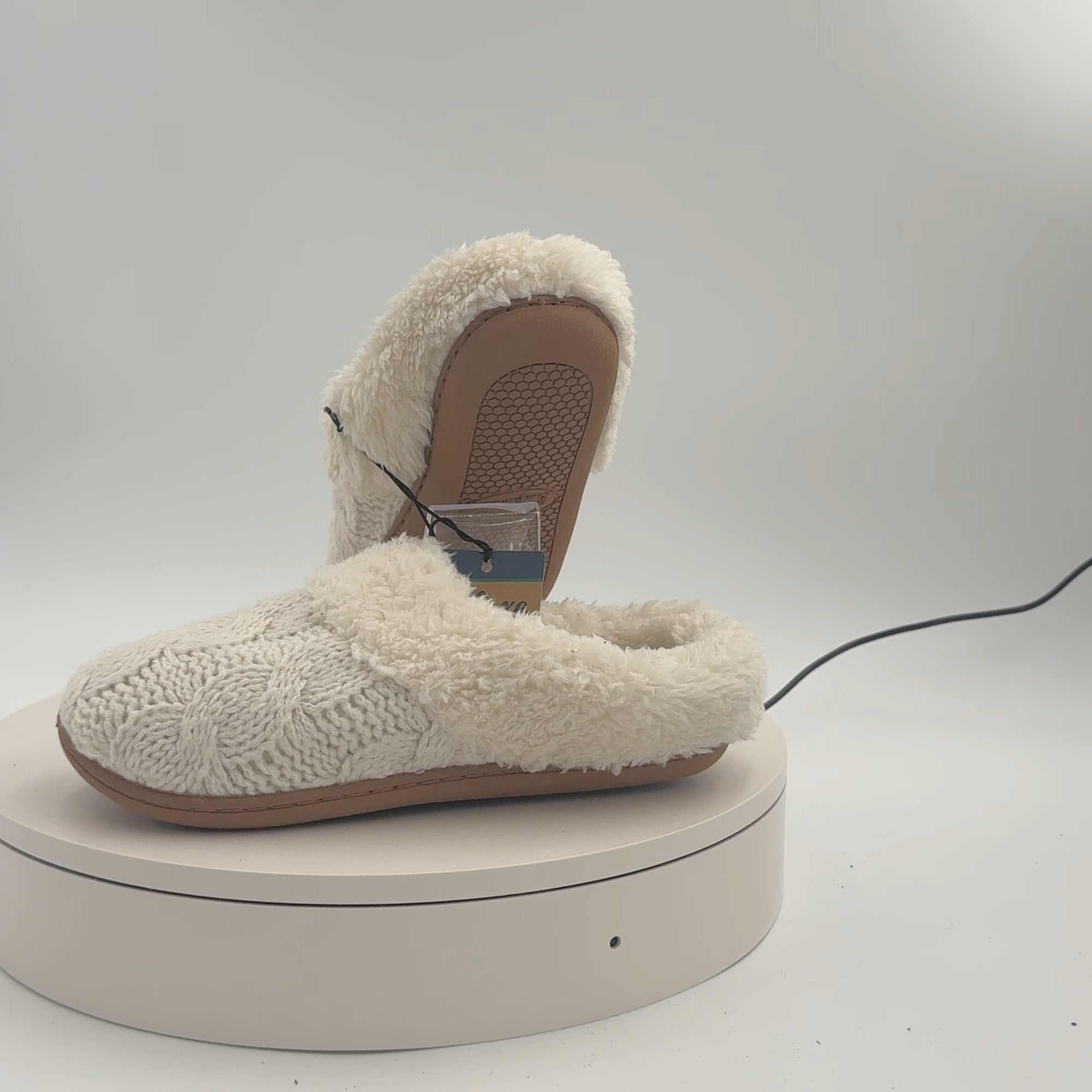 Dluxe By Dearfoams Women's Carol Slippers - Cream S: Indoor/Outdoor Cushioned Slide, Machine Washable, Closed Round Toe