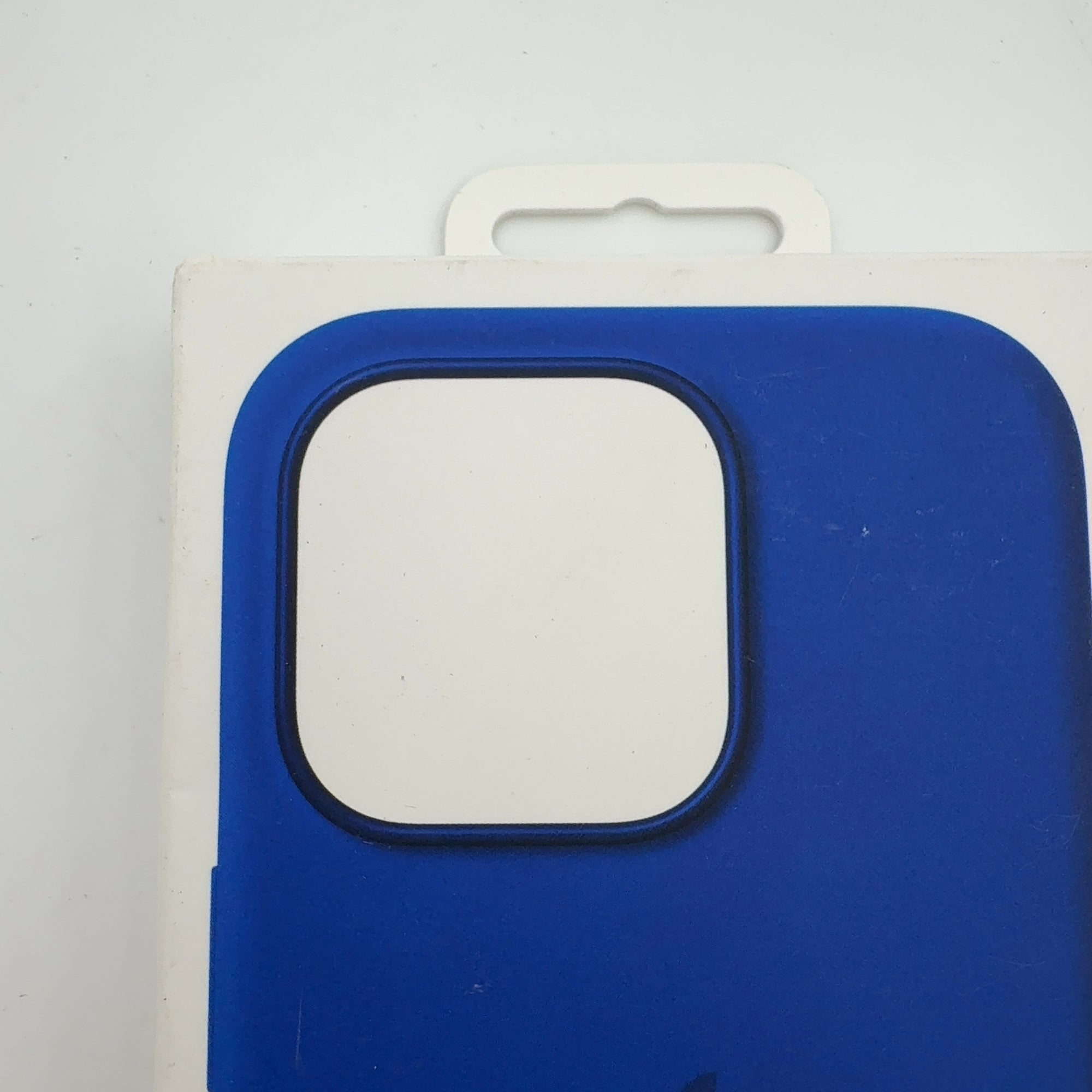 Apple Iphone 16 Pro Silicone Case With Magsafe - Ultramarine