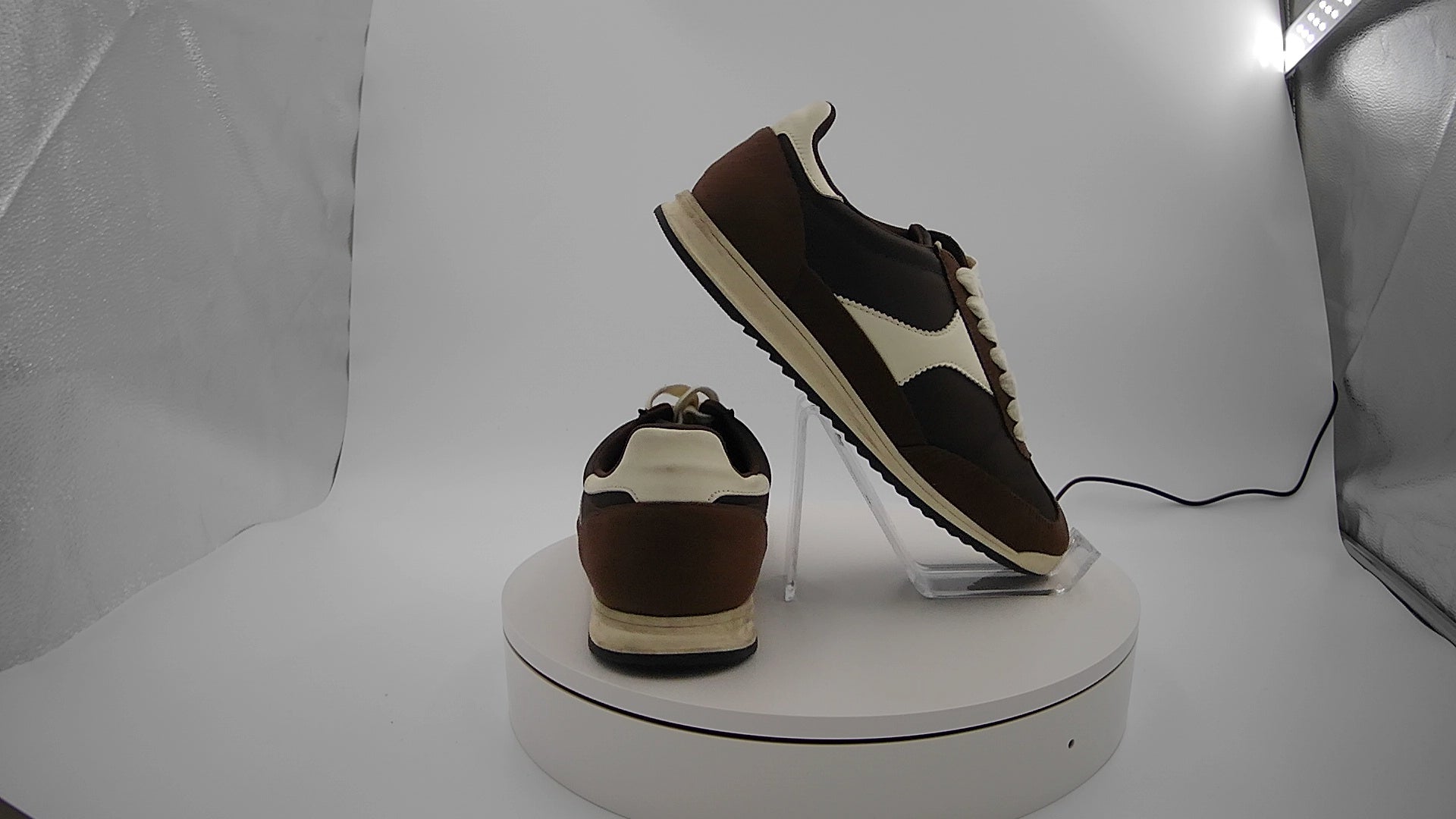 Women’s Skyler Jogger Sneakers with Memory Foam Insole – Universal Thread Brown 7.5