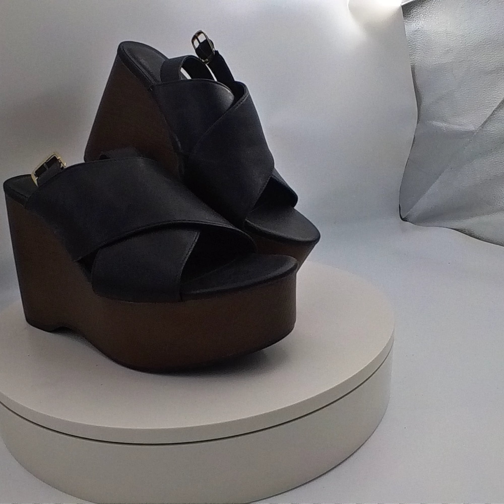 Women's Naomi Wood Wedge Heels With Memory Foam Insole - Universal Thread Black 6.5: Ankle Strap, Open Toe - Like New U001