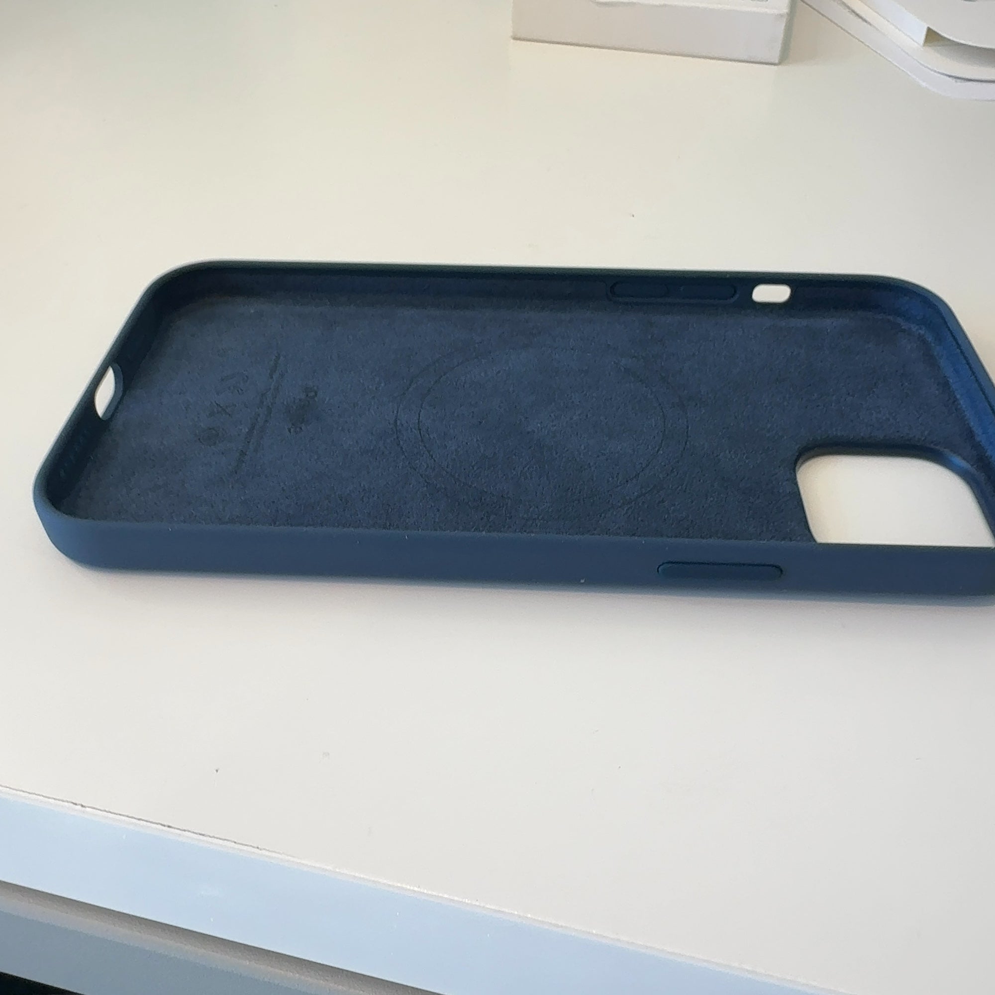 Apple Iphone 15 Plus Silicone Case With Magsafe - Storm Blue