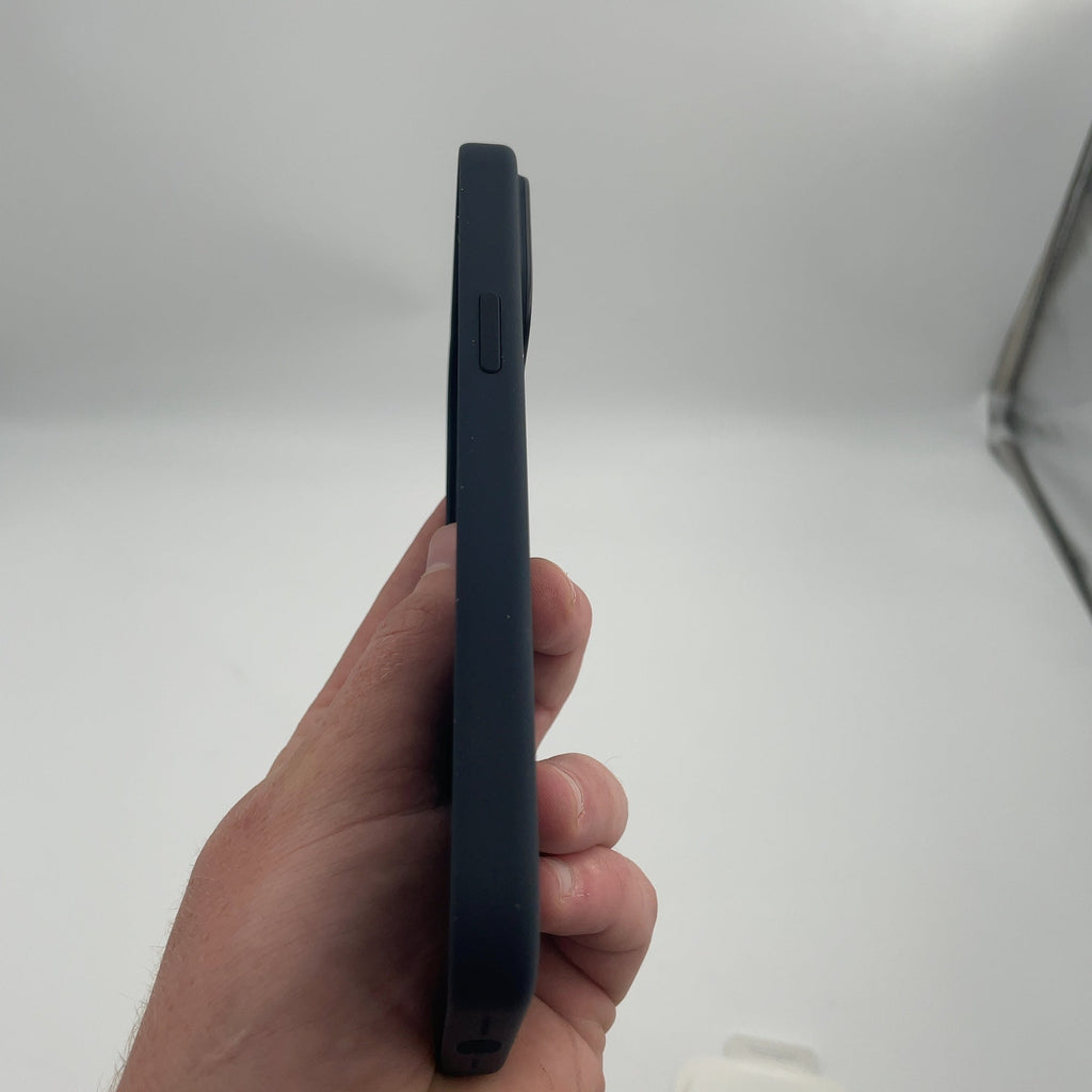 Apple Iphone 15 Pro Max Silicone Case With Magsafe - Black