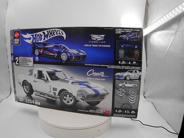HOT WHEELS MEGA CORVETTE