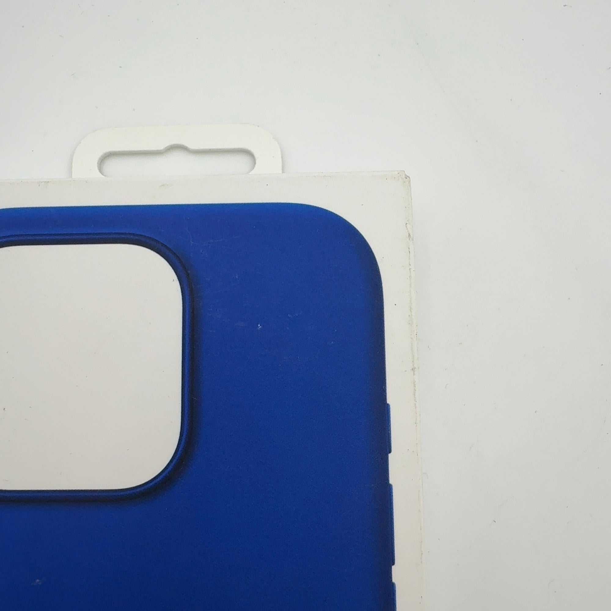 Apple Iphone 16 Pro Silicone Case With Magsafe - Ultramarine