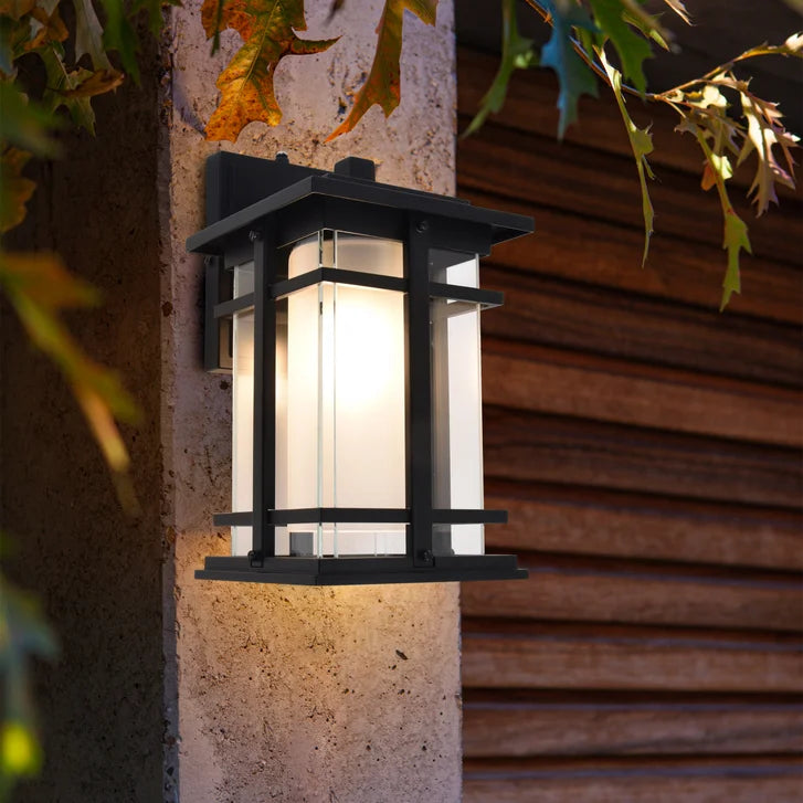 Lutec Craftsman Style