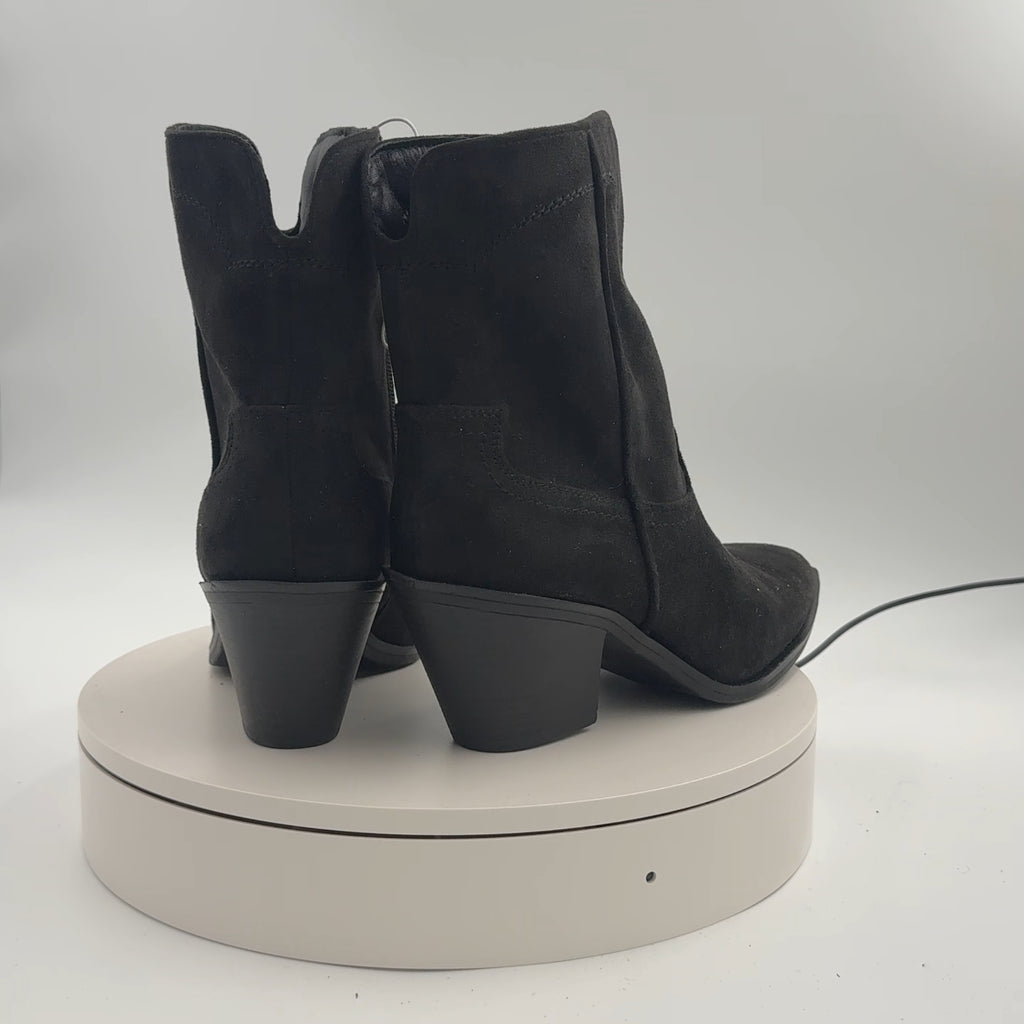 Women’s Dallas Wide Width Ankle Western Bootie With Memory Foam Insole – Universal Thread Black 8.5Ww