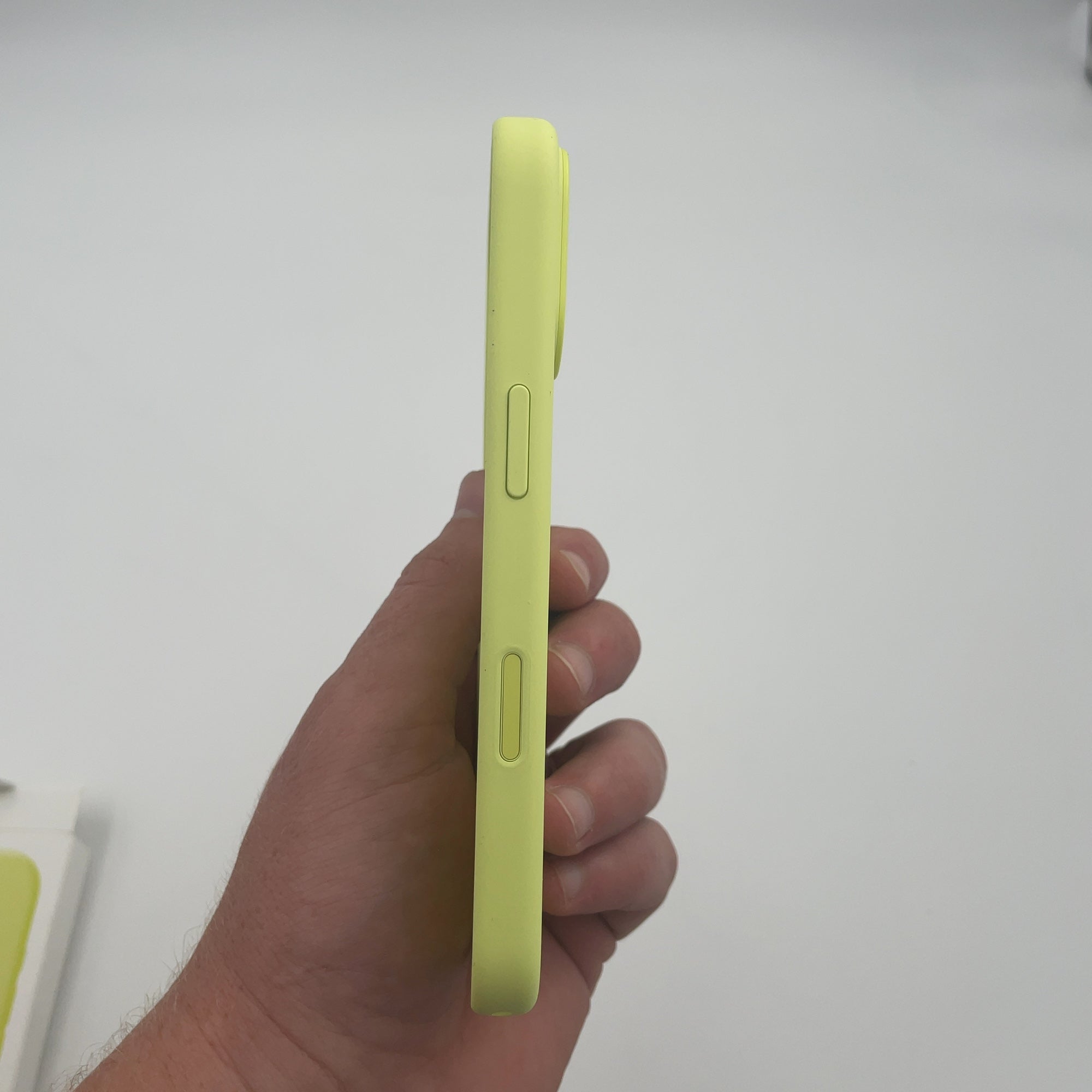 Apple Iphone 17 Silicone Case With Magsafe - Neon Yellow