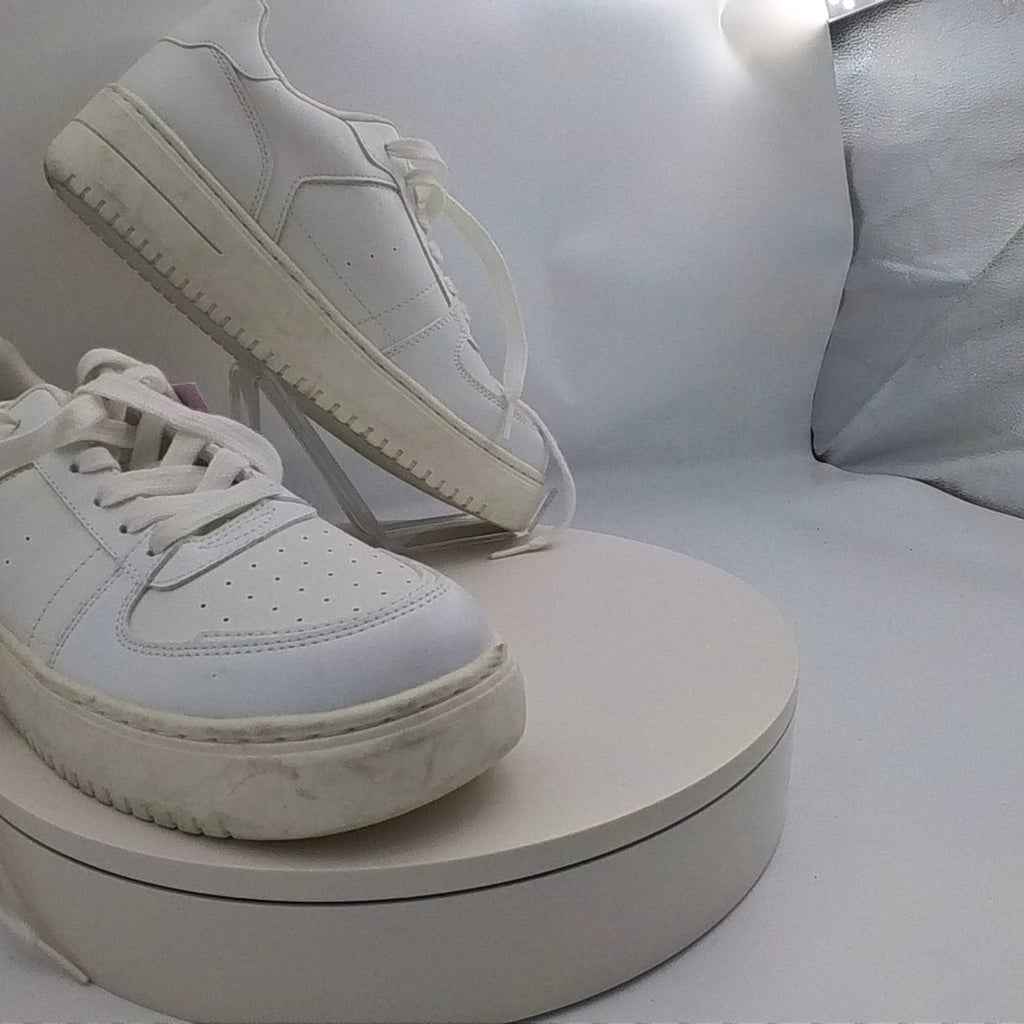 Women's Lola Lace-Up Sneakers - Wild Fable White 9.5: Faux Leather, Cushioned Insole, Textured Outsole - Used Fair U001