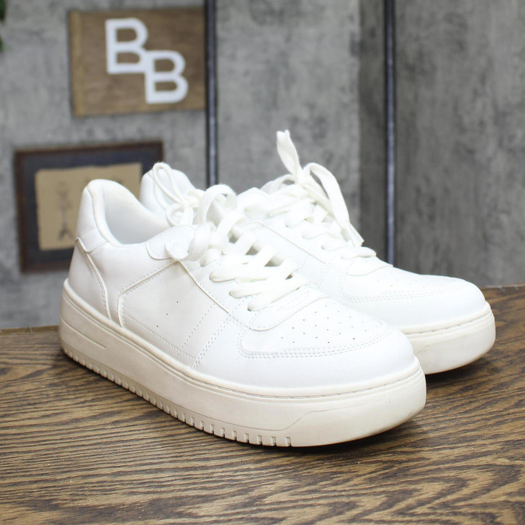 Women's Lola Lace-Up Sneakers - Wild Fable White 9.5: Faux Leather, Cushioned Insole, Textured Outsole - Used Fair U001
