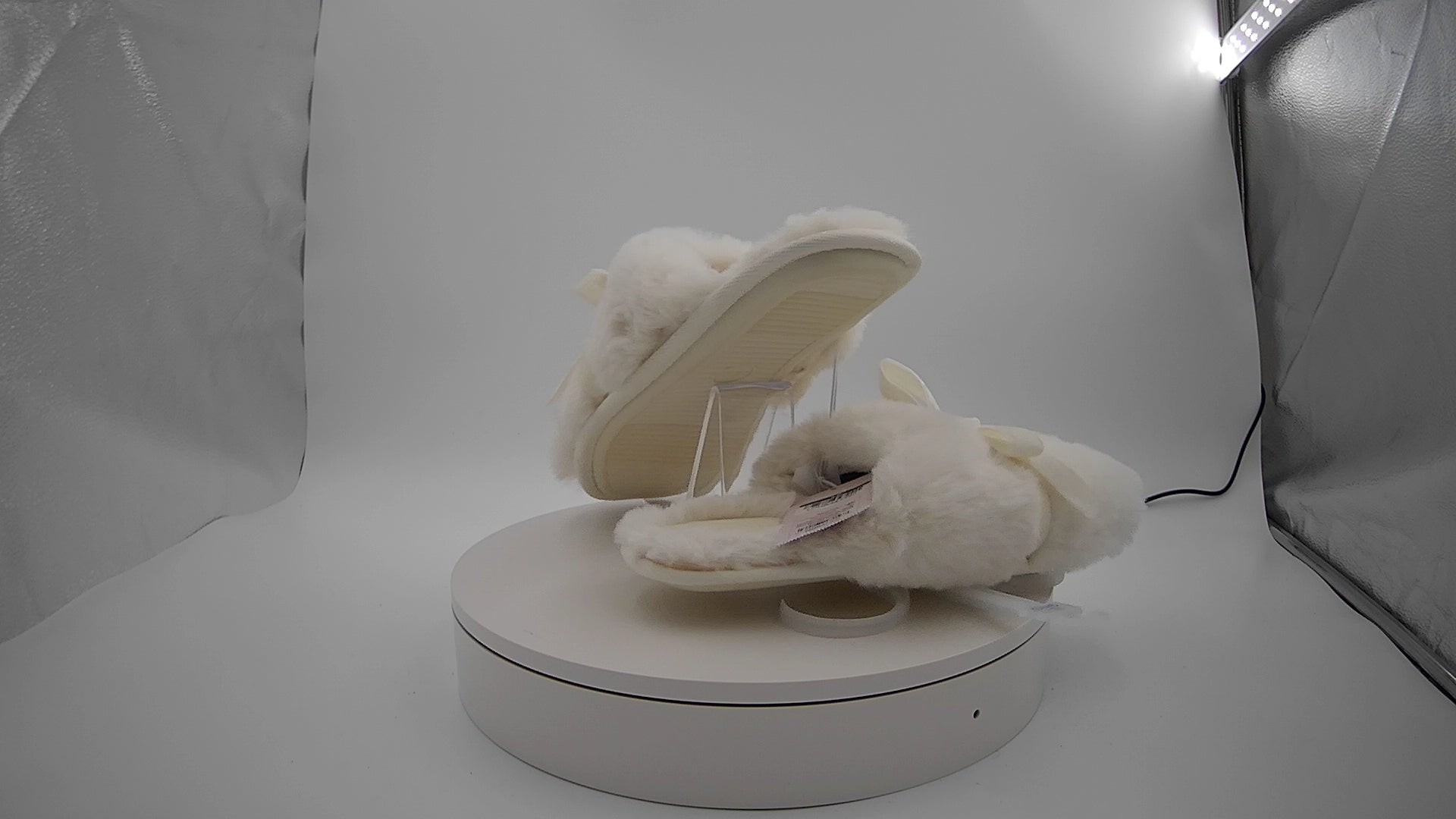 Women's Arbor Plush Scuff Slippers - Auden White L