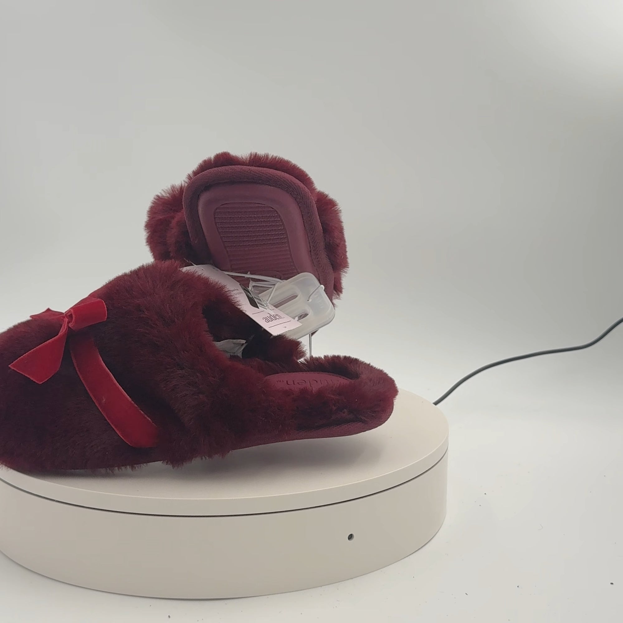 Women's Arbor Plush Scuff Slippers - Auden Red M