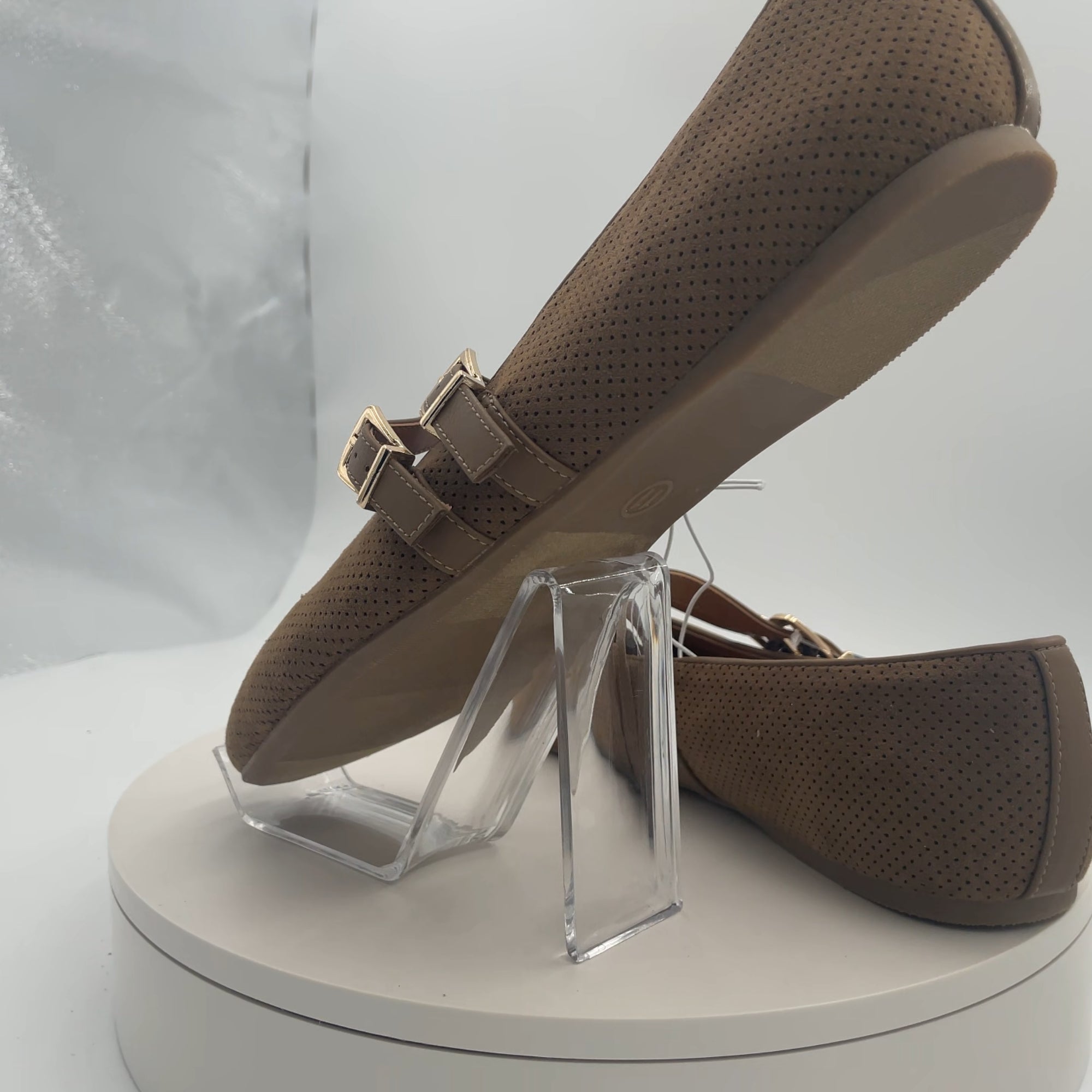 Women’s Henrietta Double Strap Mary Jane Flats With Memory Foam Insole – Universal Thread Taupe 11
