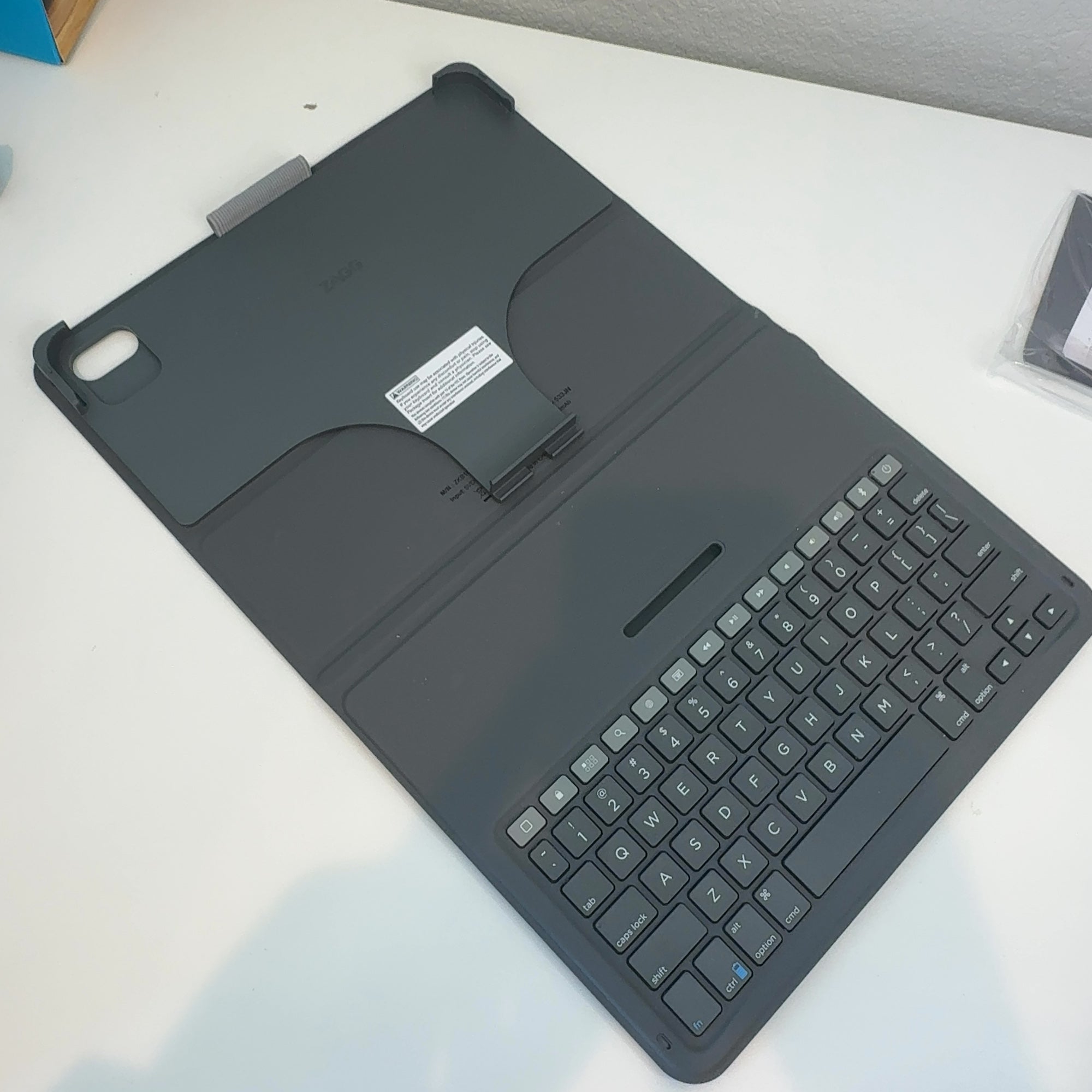 Zagg Ipad 10.9" Messenger Folio 2 Keyboard
