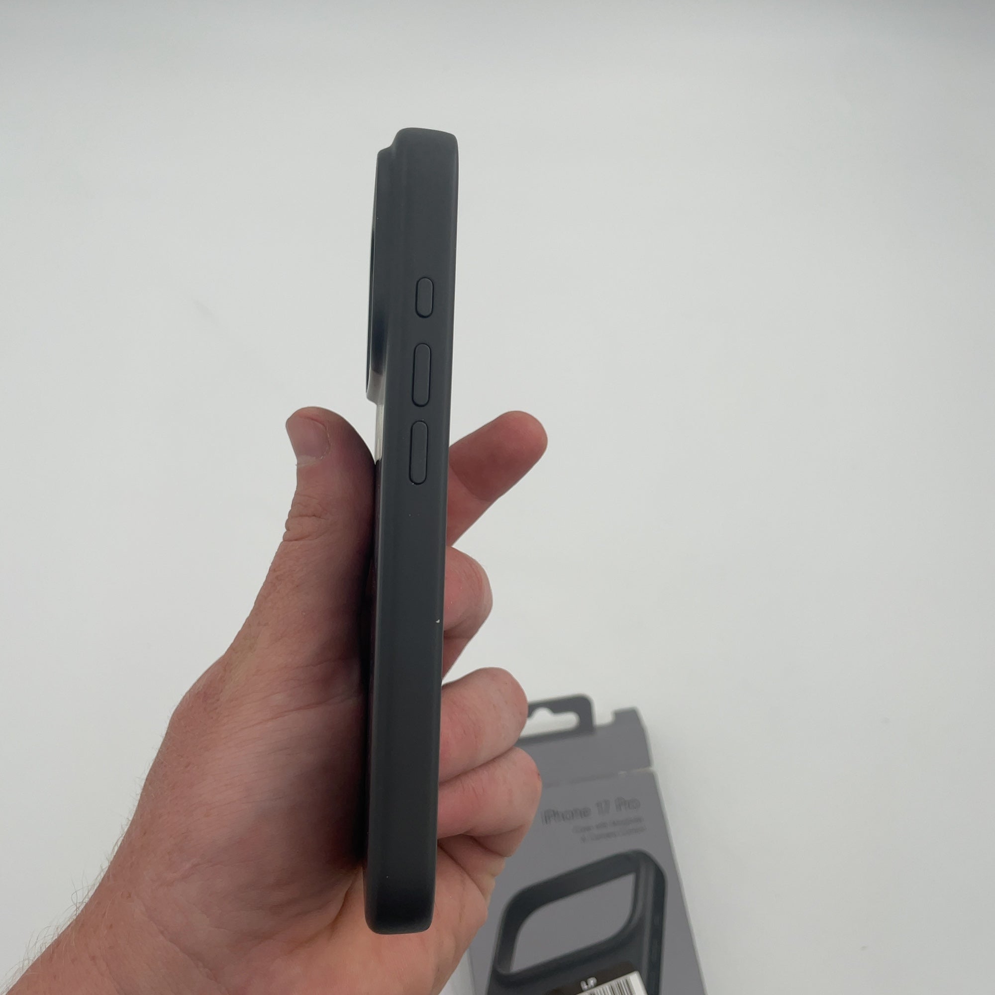Beats Iphone 17 Pro Case With Magsafe And Camera Control — Granite Gray