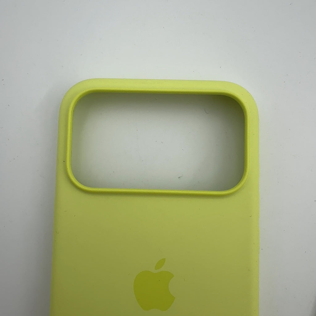 Apple Iphone 17 Pro Max Silicone Case With Magsafe – Neon Yellow