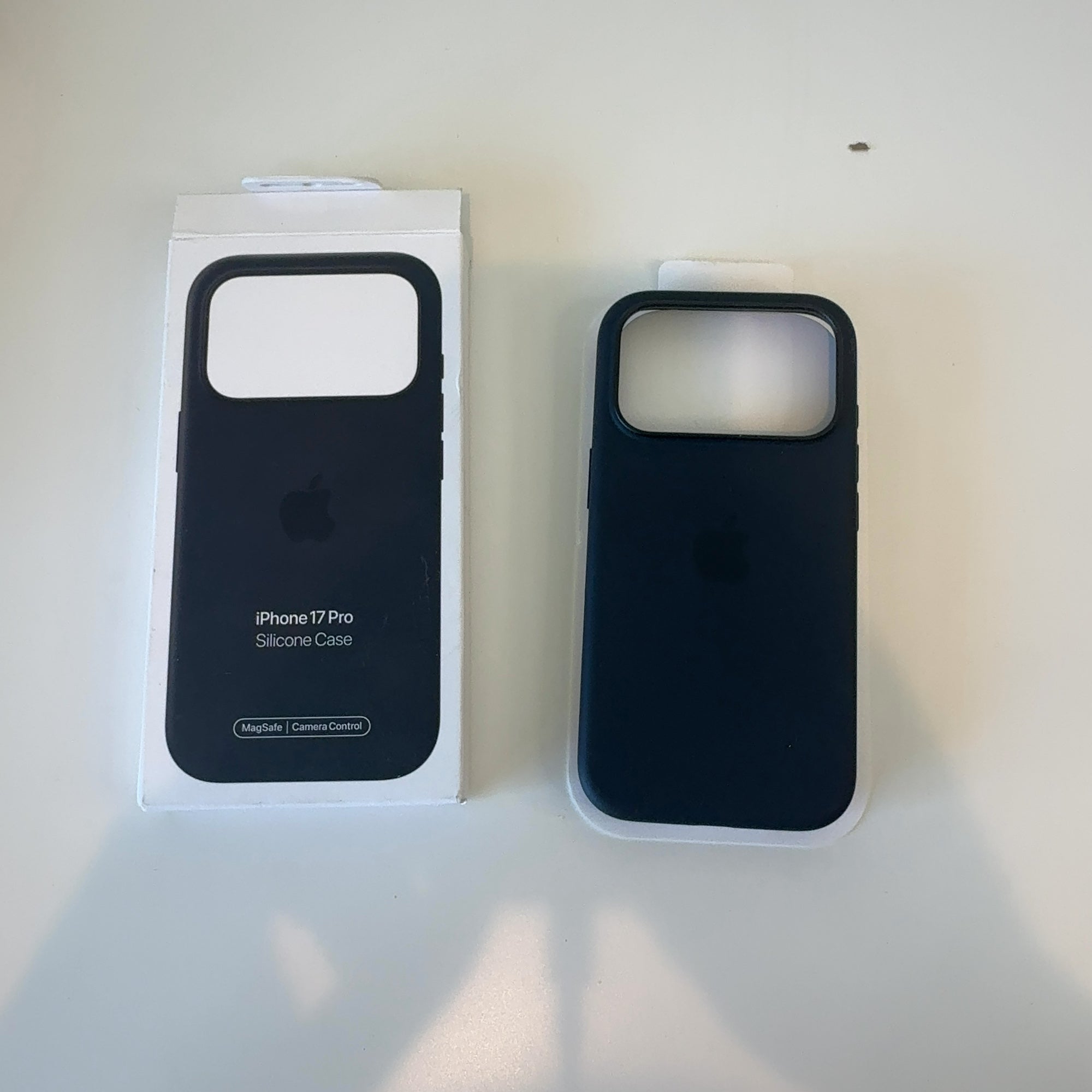 Apple Iphone 17 Pro Silicone Case With Magsafe – Black