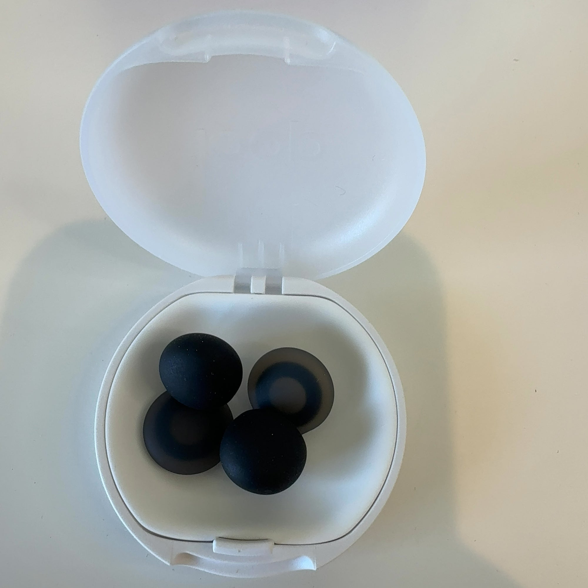 Loop Dream Earplugs For Deep Sleep, Napping And Snoring - Black