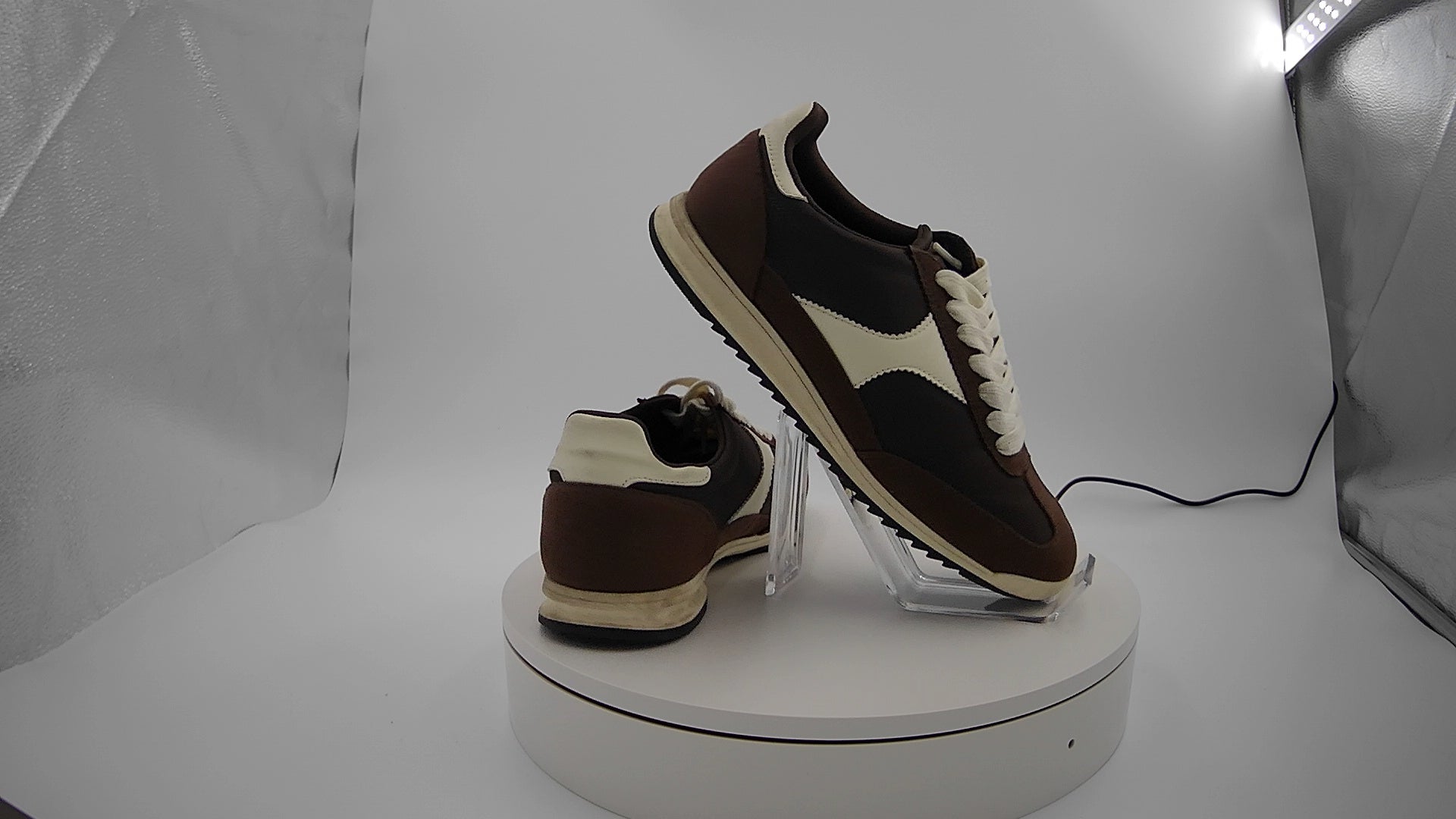 Women’s Skyler Jogger Sneakers with Memory Foam Insole – Universal Thread Brown 7.5