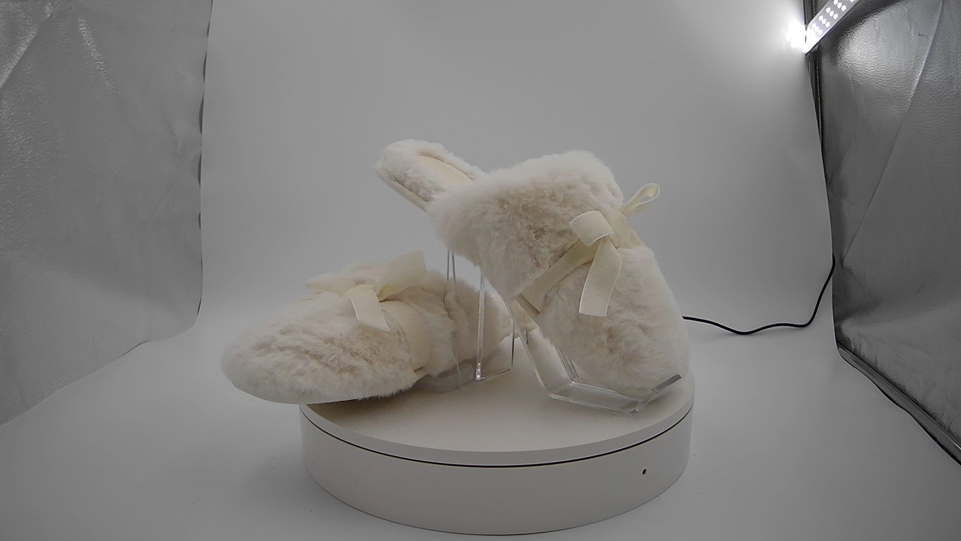 Women's Arbor Plush Scuff Slippers - Auden White L