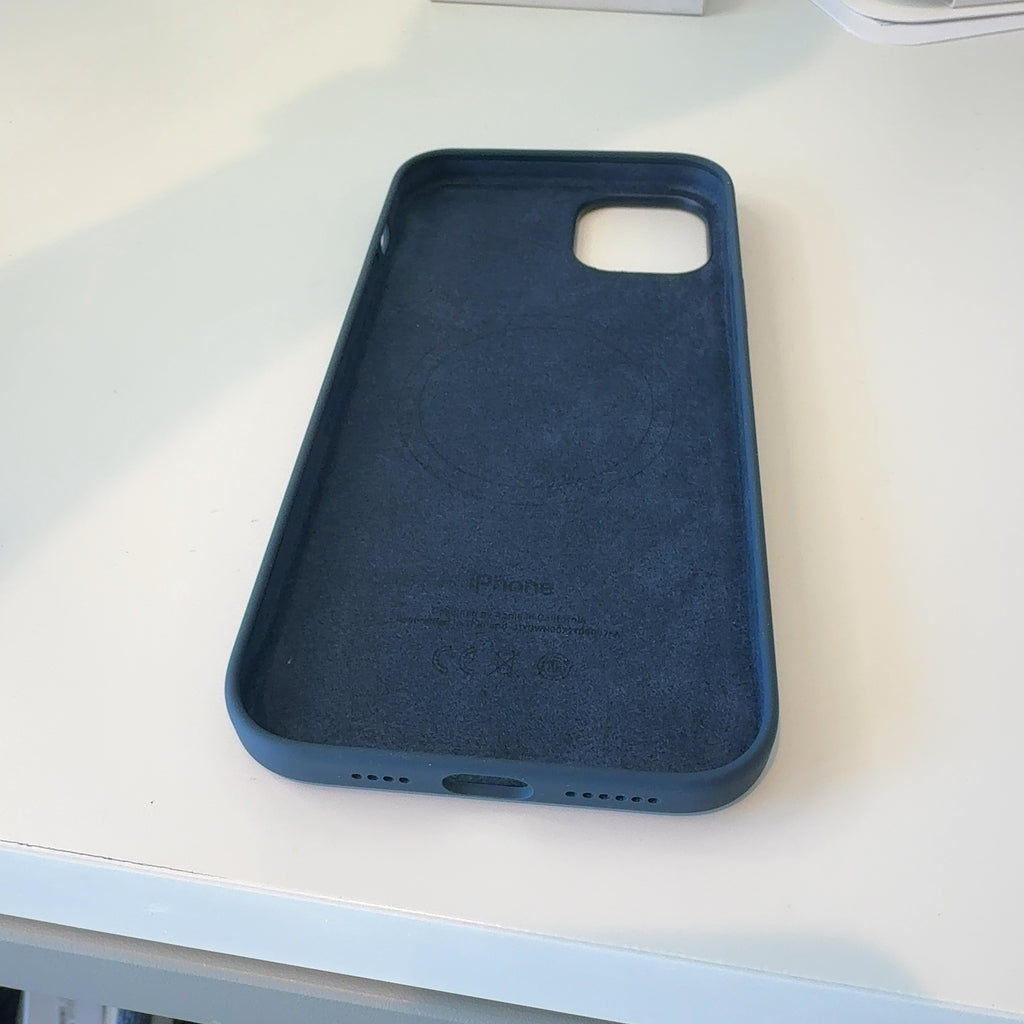 Apple Iphone 15 Plus Silicone Case With Magsafe - Storm Blue