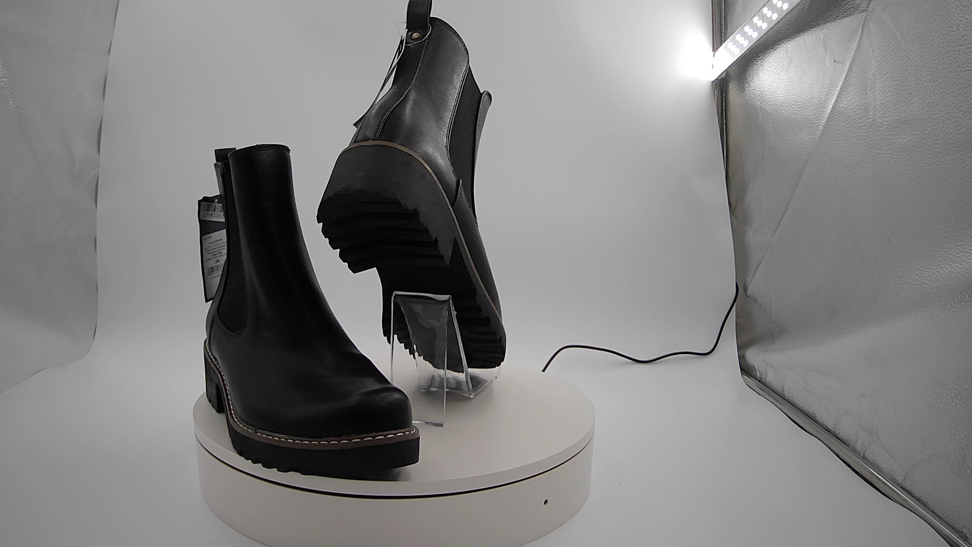 Women's Celina Ankle Chelsea Boots with Memory Foam Insole - Universal Thread Black 8.5: Ankle Height, Block Heel, Pull-On