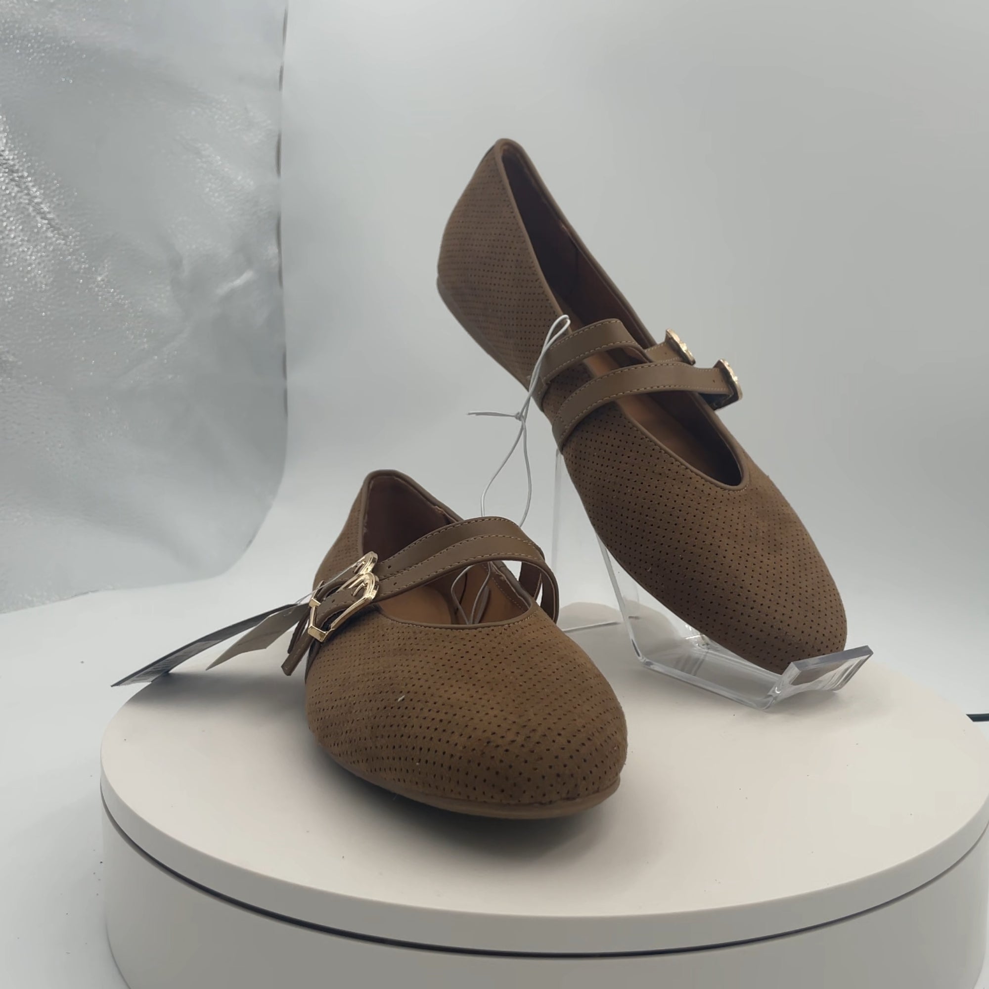 Women’s Henrietta Double Strap Mary Jane Flats With Memory Foam Insole – Universal Thread Taupe 11
