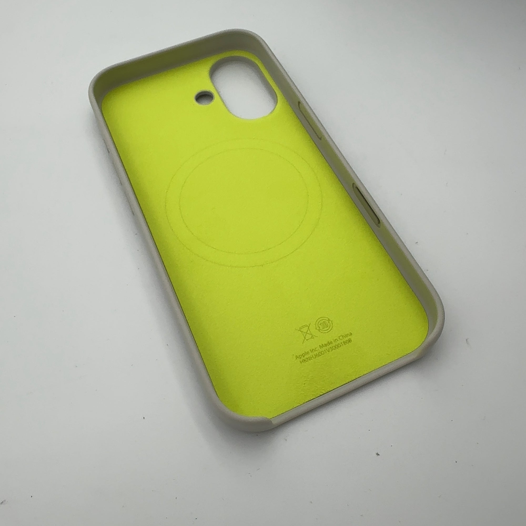 Beats Iphone 17 Case With Magsafe And Camera Control — Lime Stone