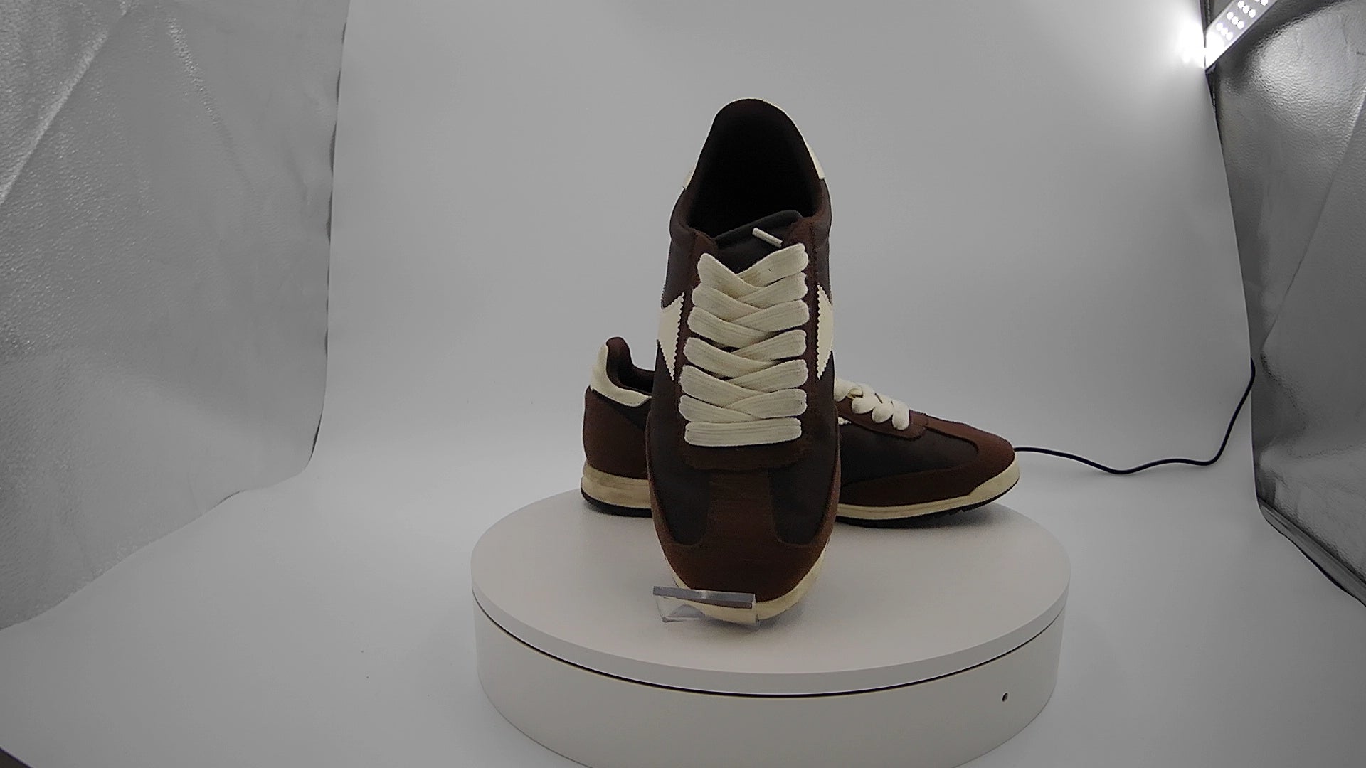 Women’s Skyler Jogger Sneakers with Memory Foam Insole – Universal Thread Brown 7.5
