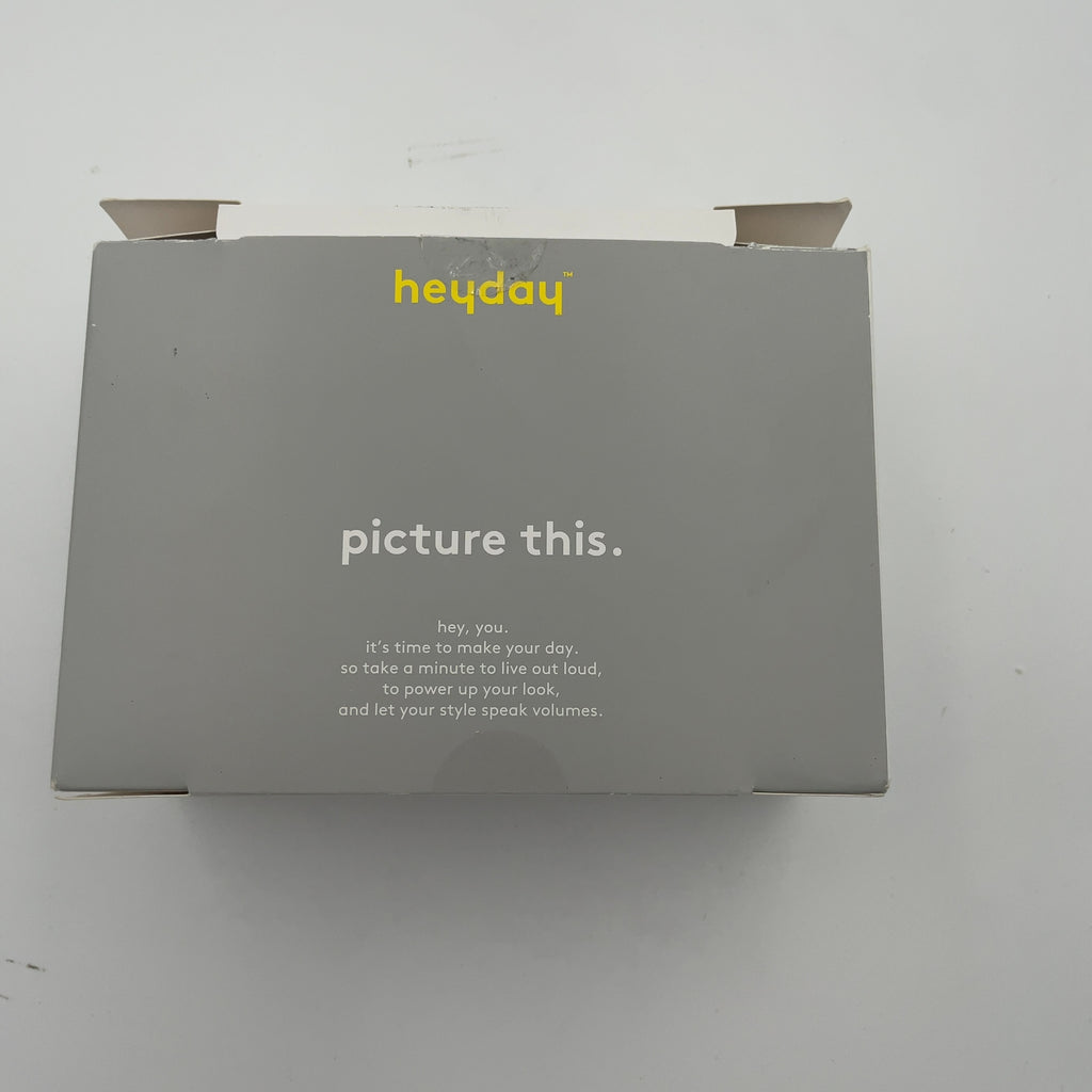 8Mp Camcorder - Heyday Silver: Built-In Microphone, 512Gb Storage, 2.7K Video