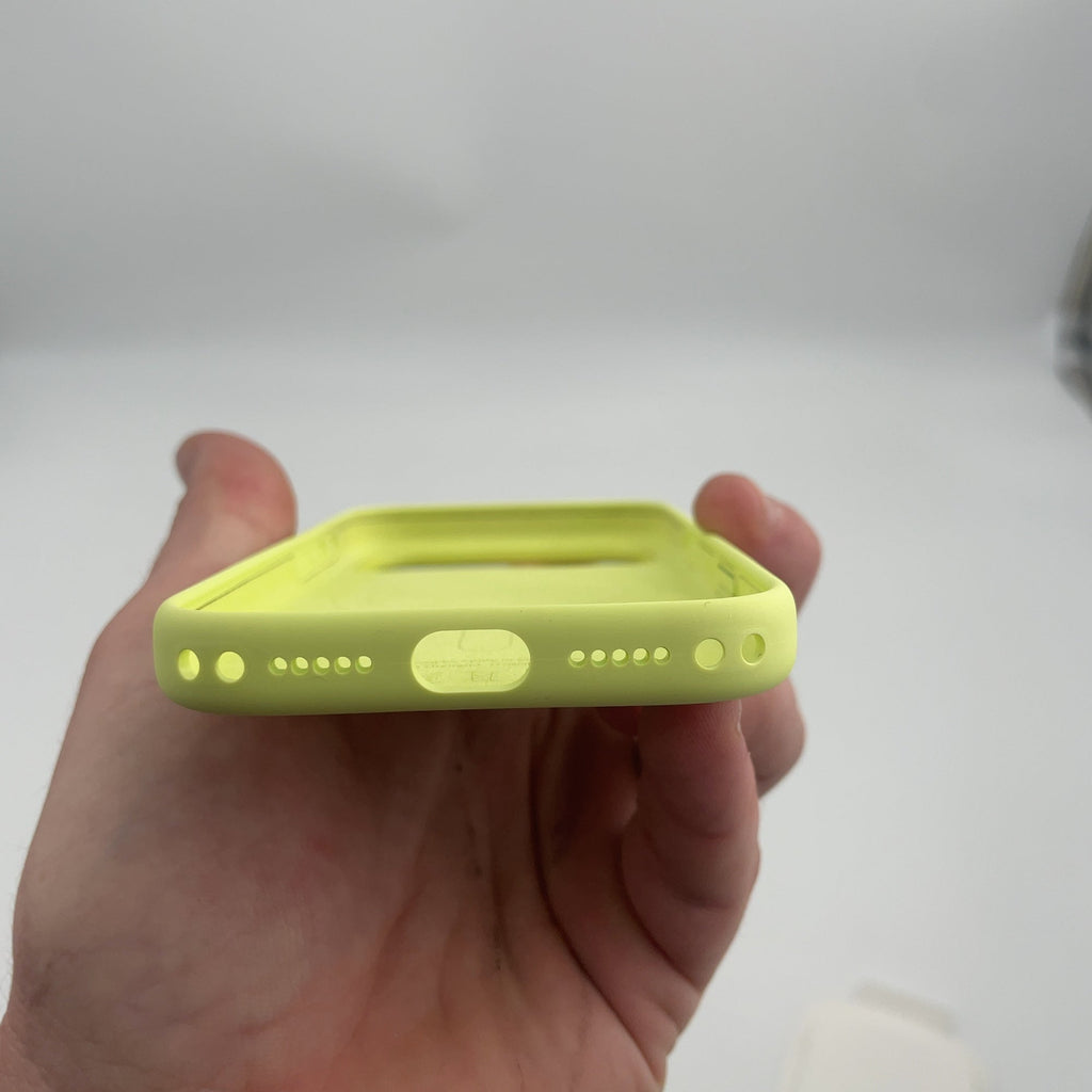 Apple Iphone 17 Pro Silicone Case With Magsafe – Neon Yellow