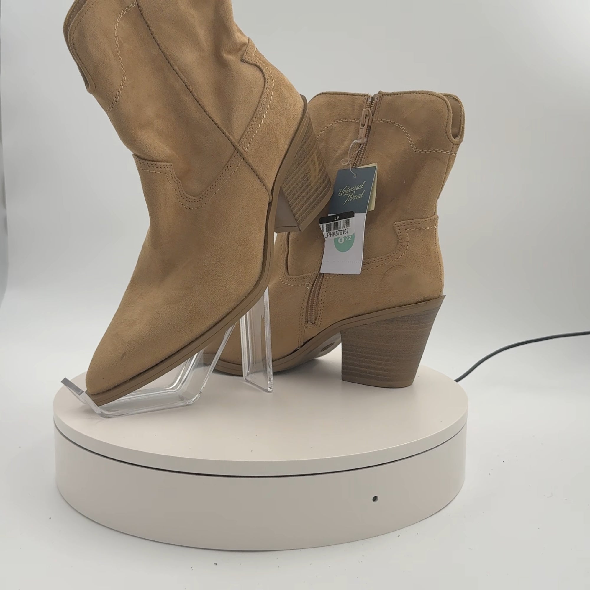 Women’s Dallas Ankle Western Bootie With Memory Foam Insole – Universal Thread Tan 8.5