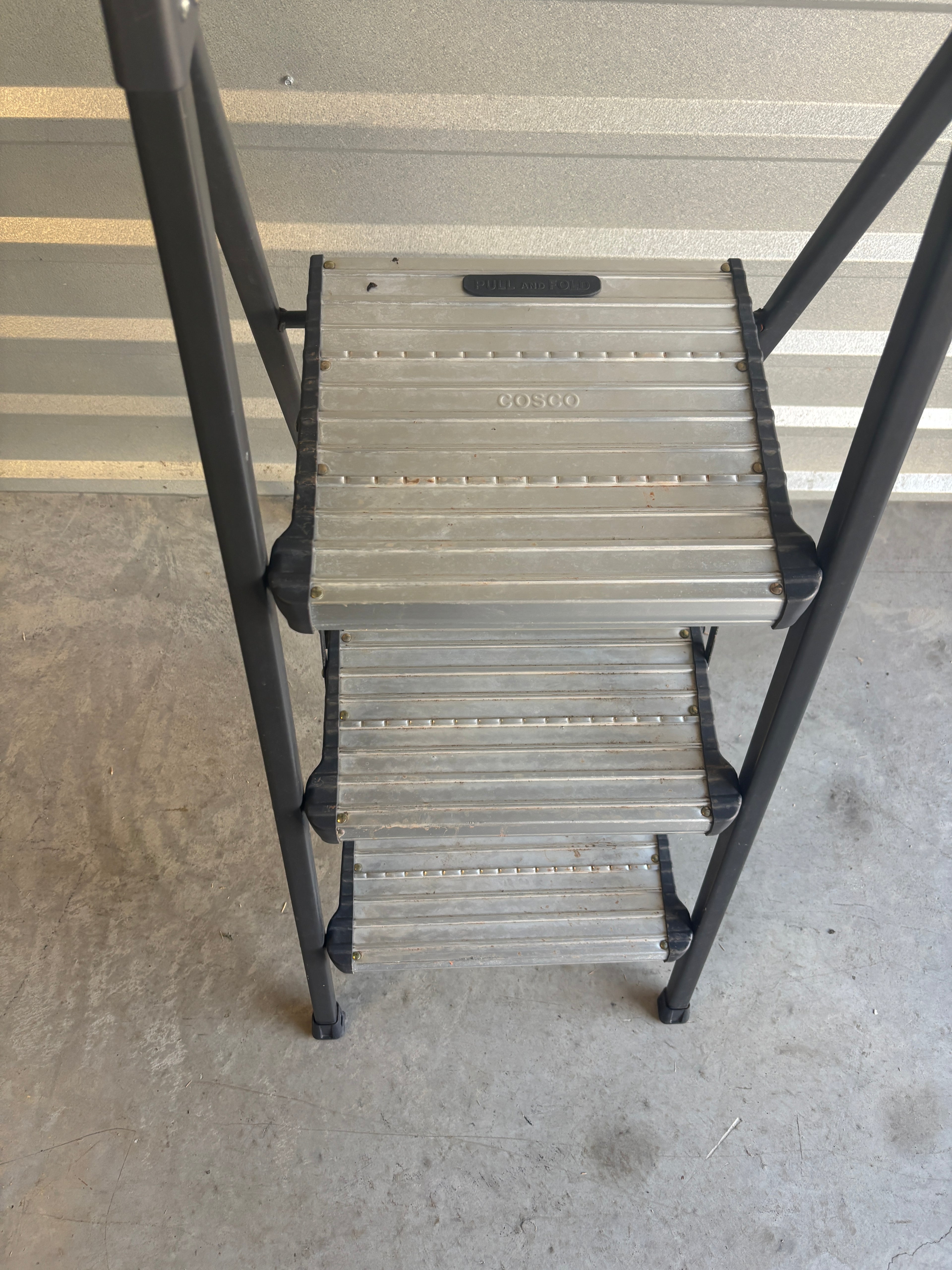 Cosco Modern 3-Step Stool