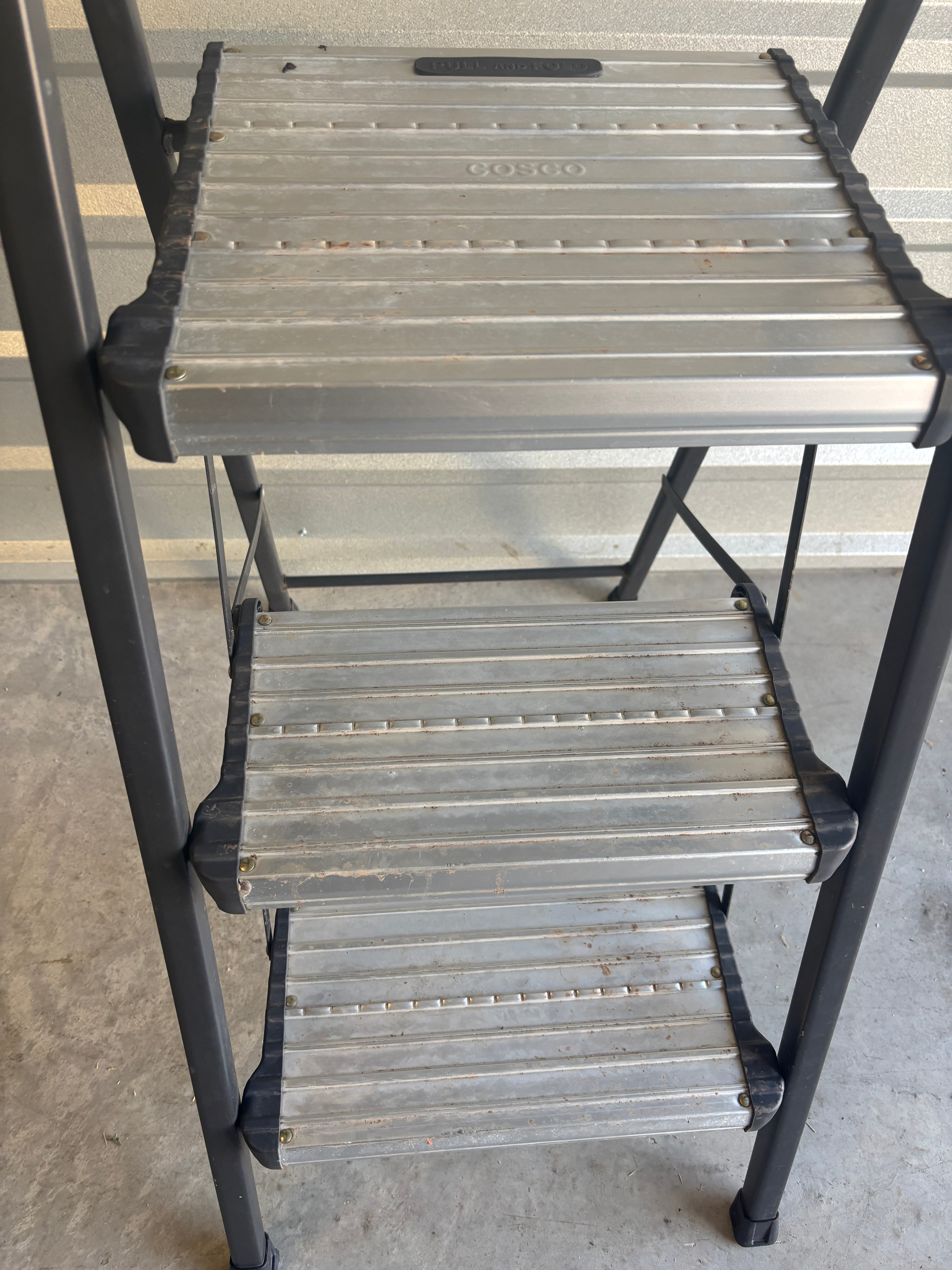 Cosco Modern 3-Step Stool
