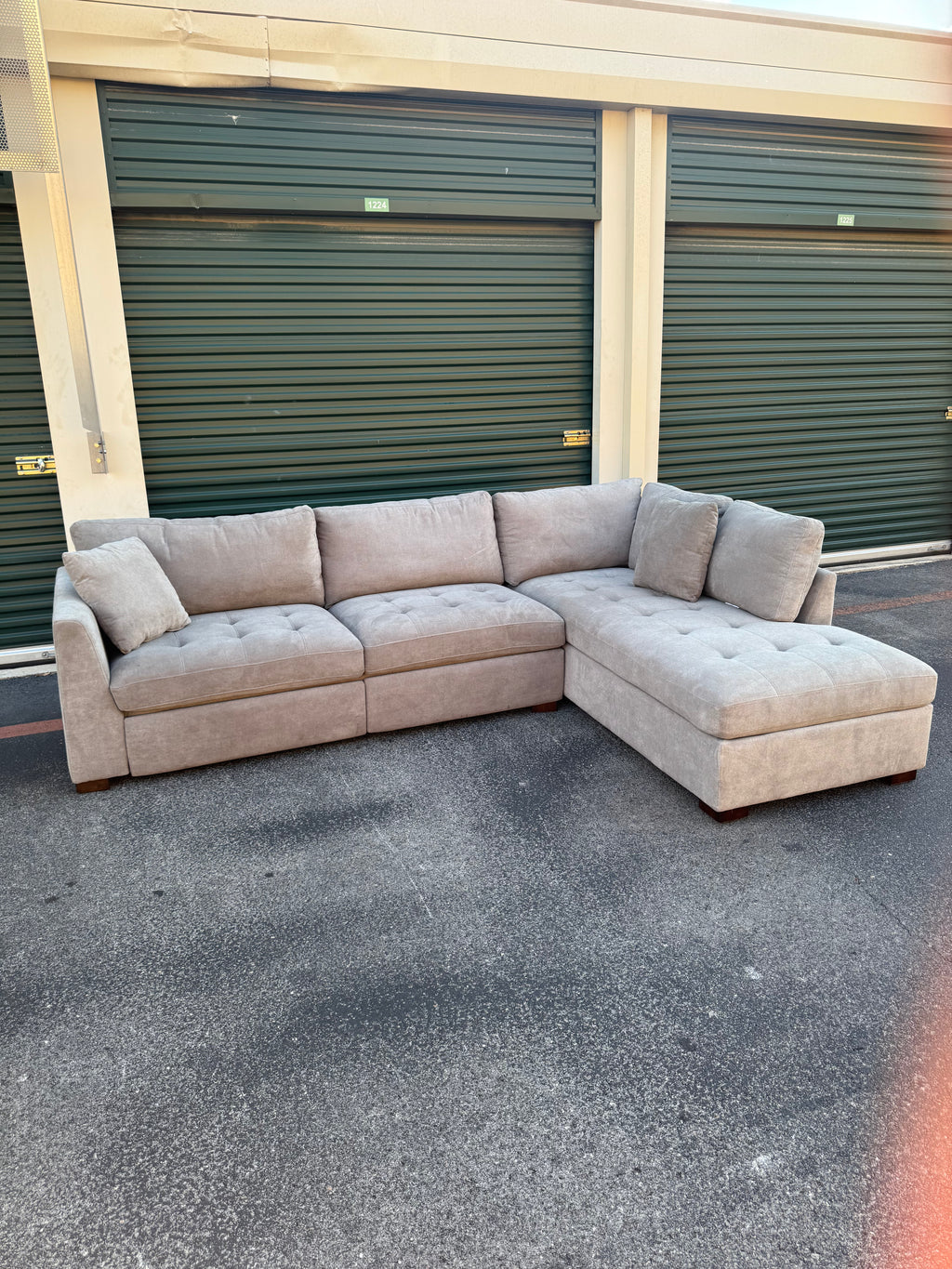 Thomasville Miles Fabric Sectional with Power Footrest — Gray (Right-Facing)