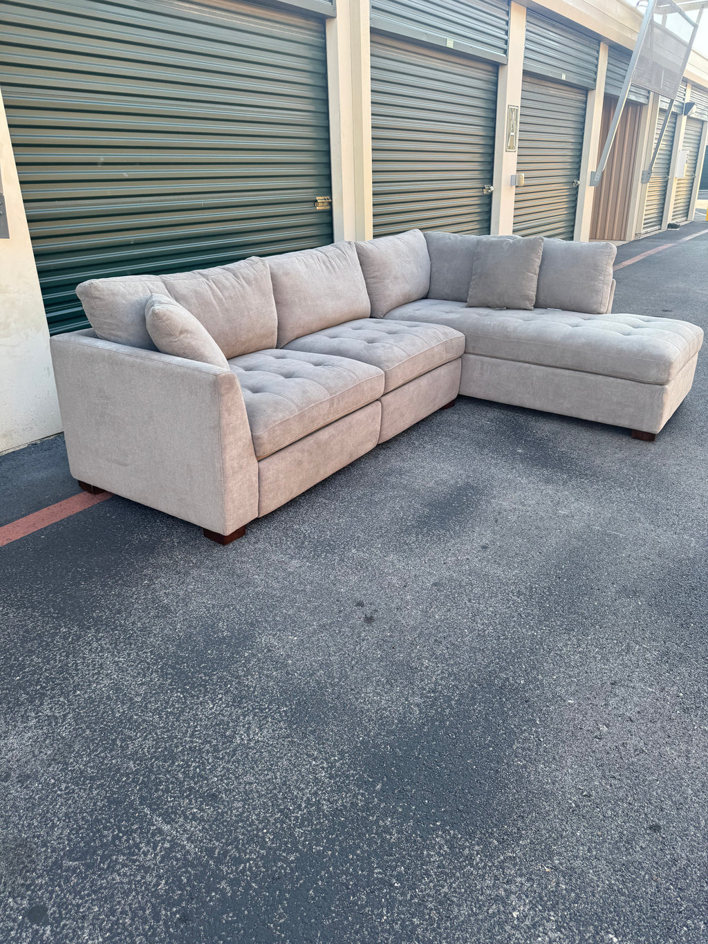 Thomasville Miles Fabric Sectional with Power Footrest — Gray (Right-Facing)