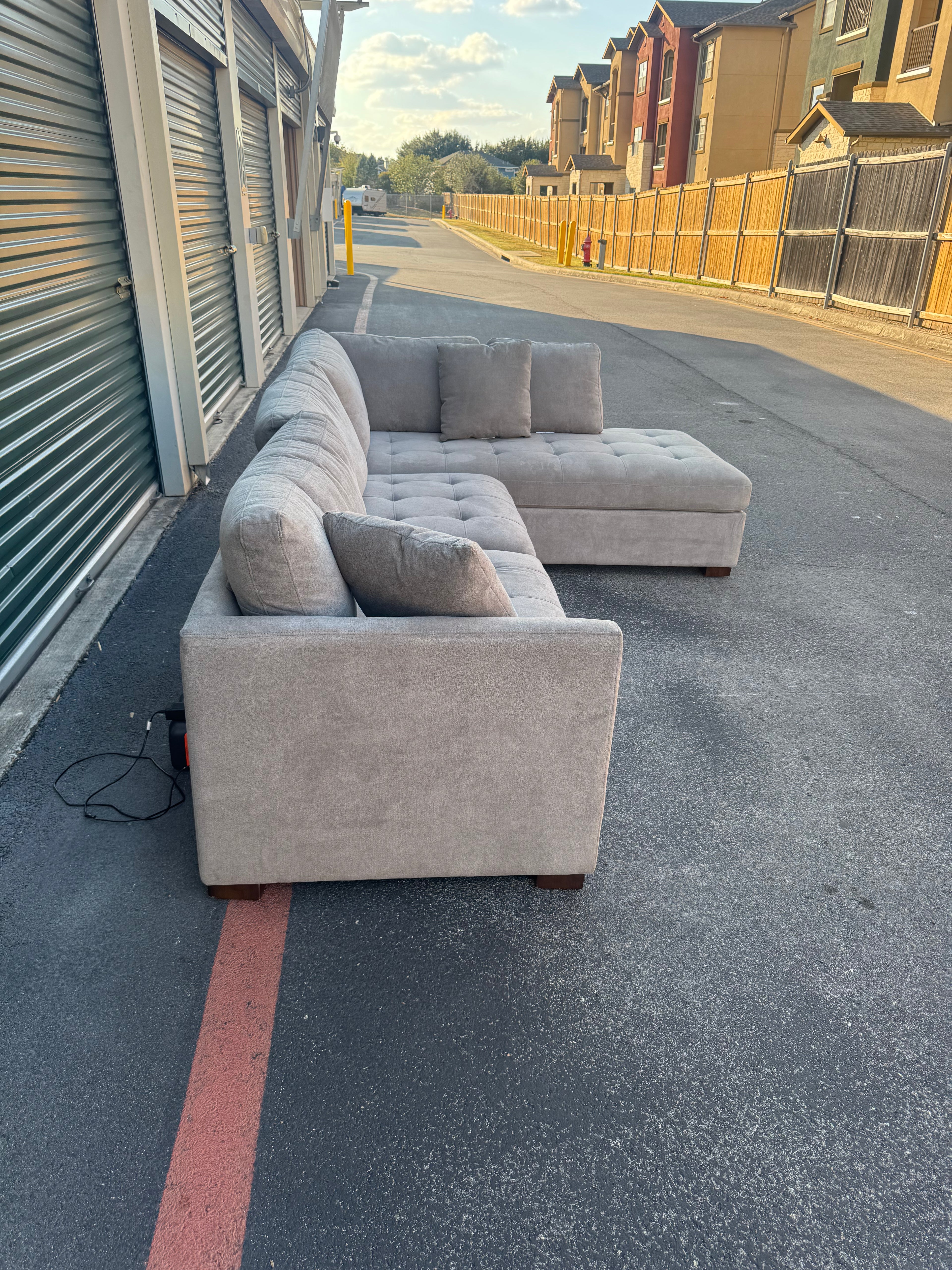 Thomasville Miles Fabric Sectional with Power Footrest — Gray (Right-Facing)