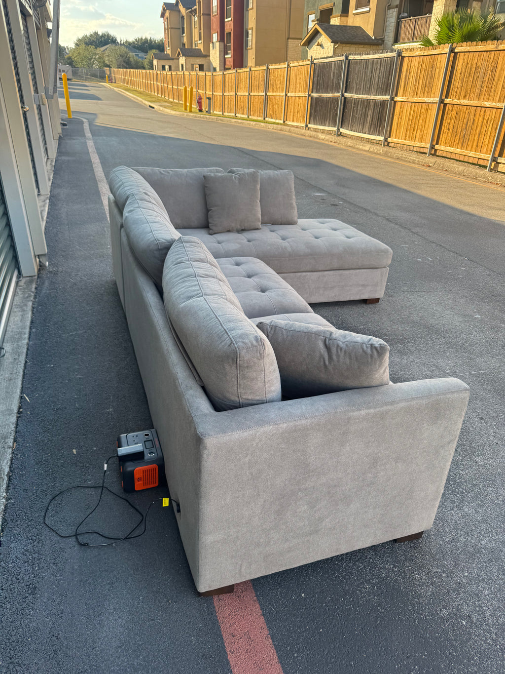 Thomasville Miles Fabric Sectional with Power Footrest — Gray (Right-Facing)