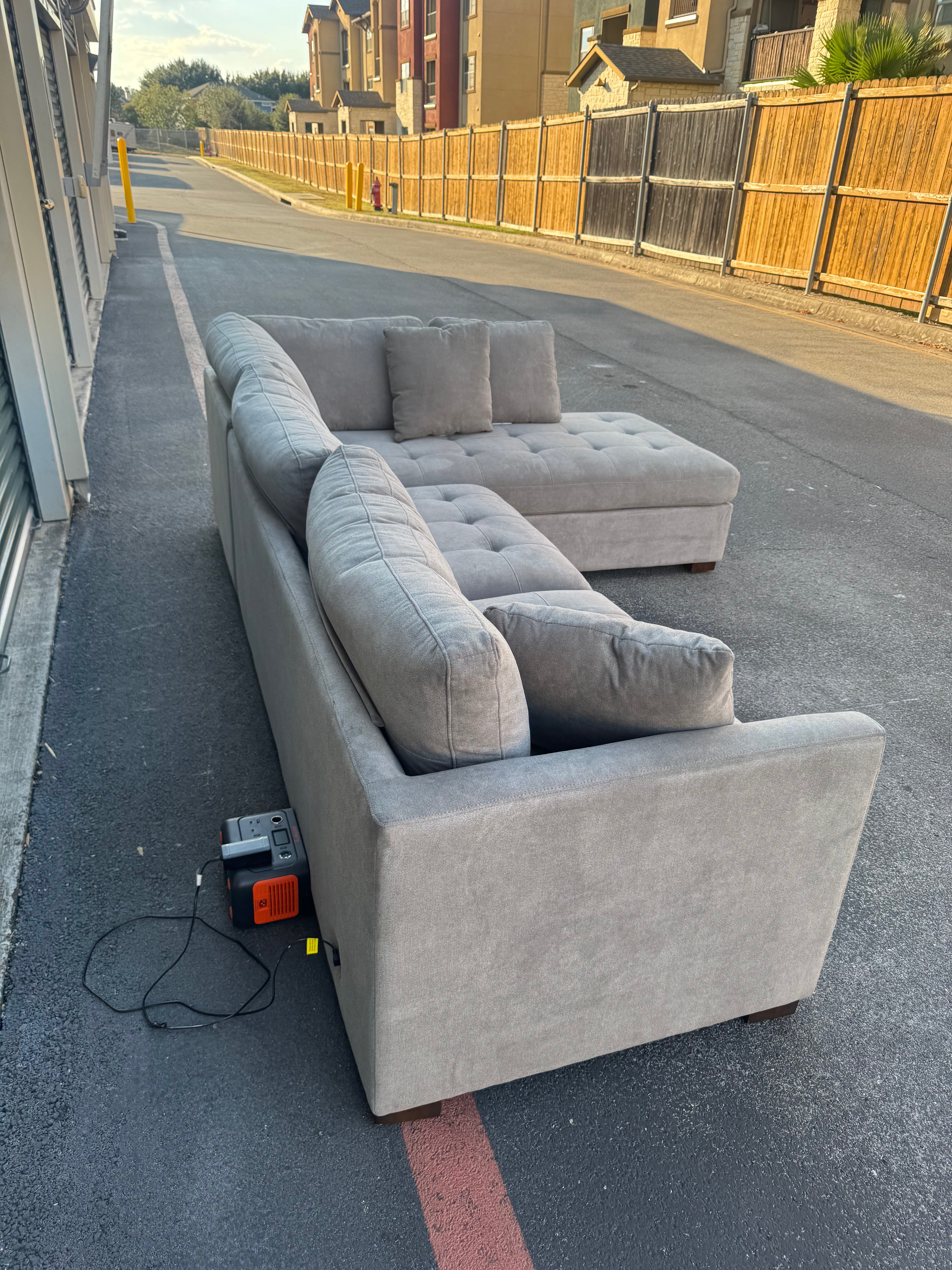 Thomasville Miles Fabric Sectional with Power Footrest — Gray (Right-Facing)