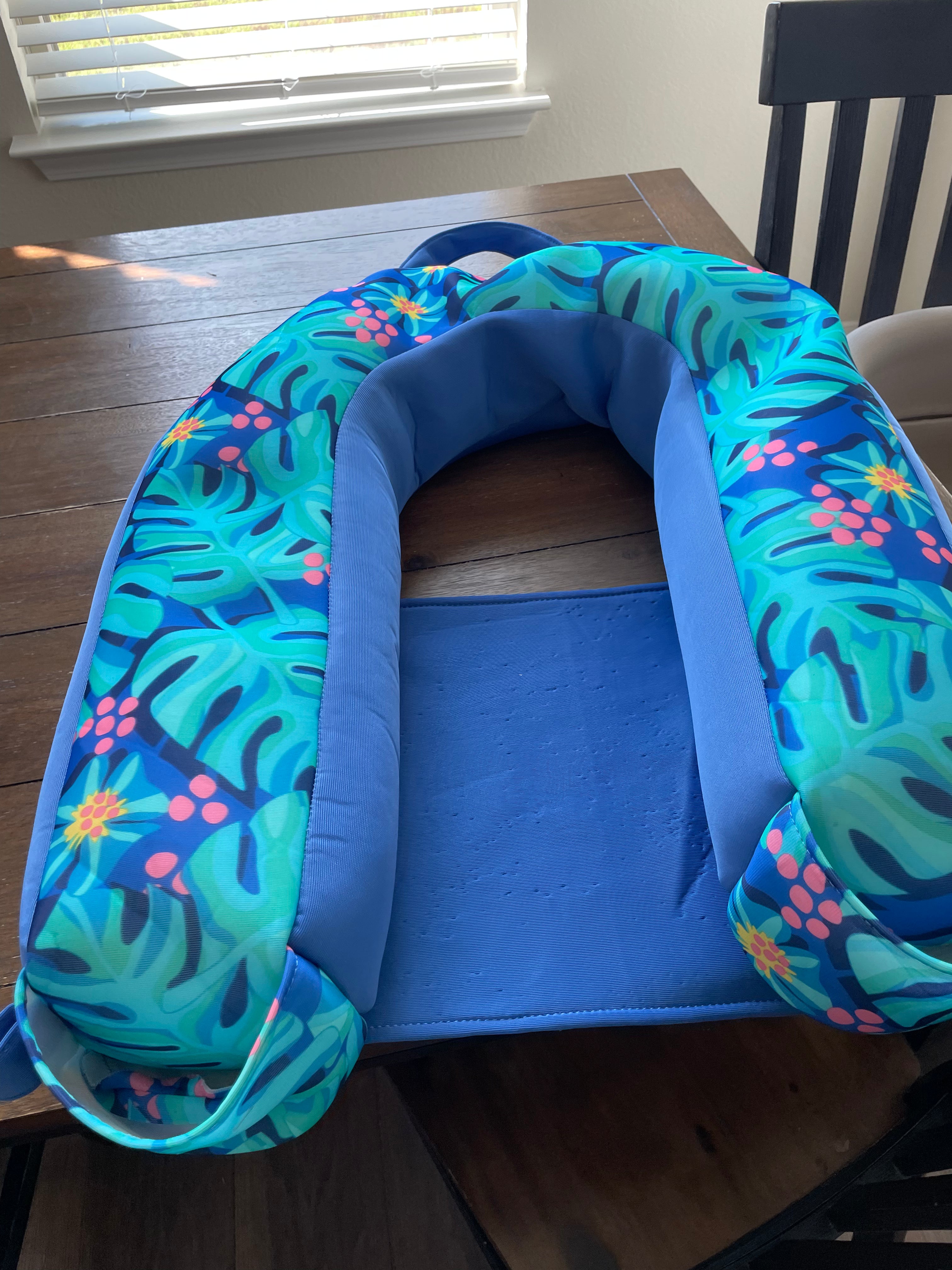 Big Joe Noodle Sling Pool Float – Bean-Filled, Like New