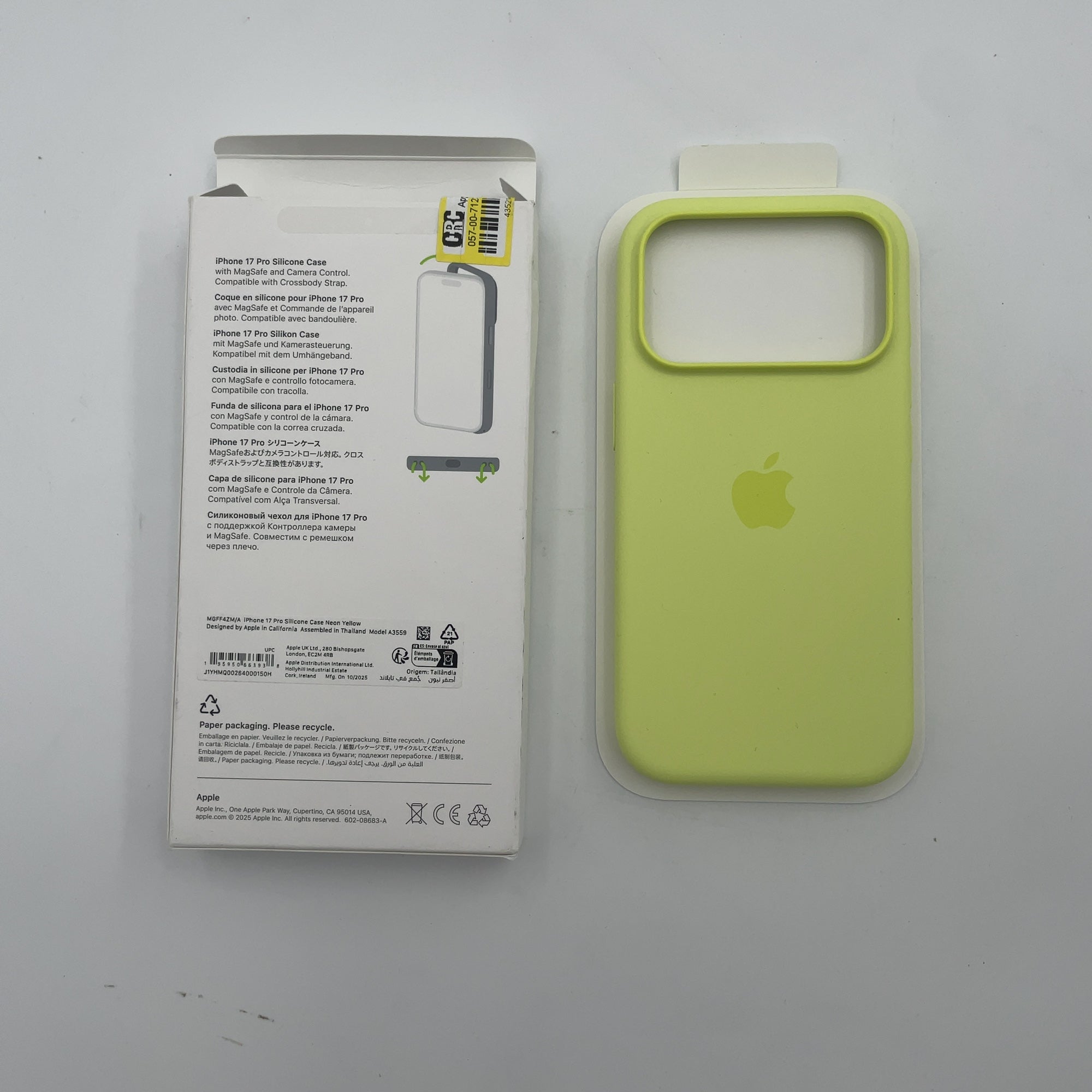 Apple Iphone 17 Pro Silicone Case With Magsafe – Neon Yellow
