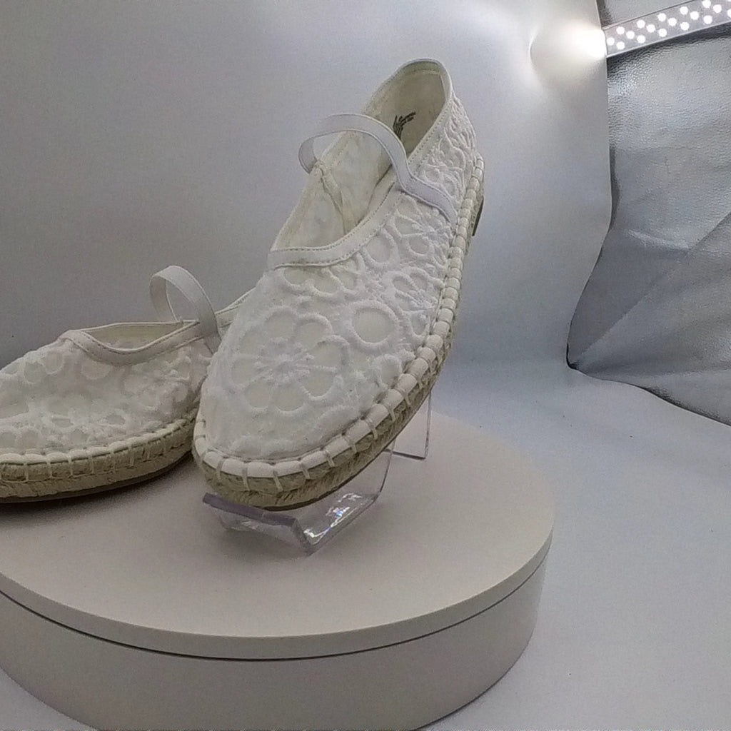 Women's Celia Floral Lace Mary Jane Espadrille Flat With Memory Foam Insole - Universal Thread White 9.5: Breathable Mesh, Pull-On Style