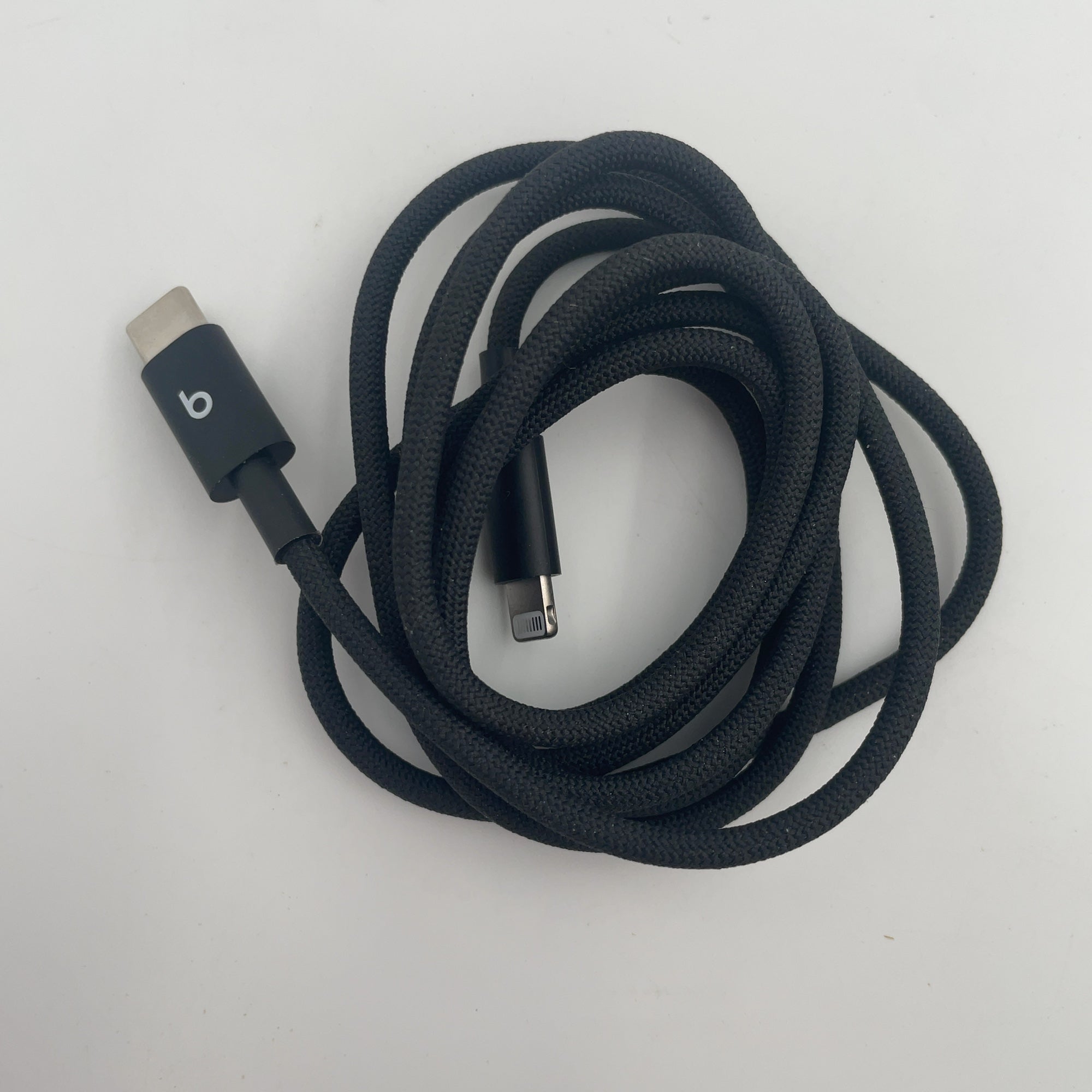 Beats Usb-C To Lightning Woven Cable (1.5 M) - Bolt Black