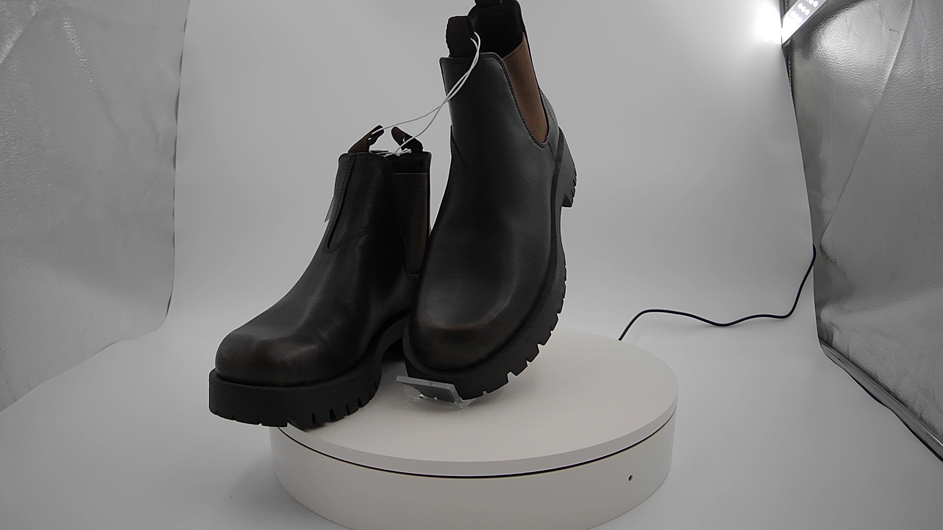 Women's Zora Ankle Chelsea Boots - Universal Thread Brown 9