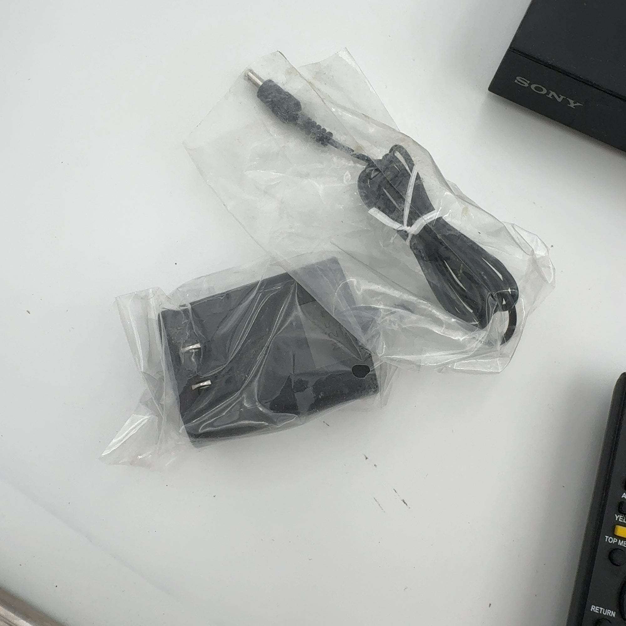 Sony Bdp-S1700U Blu-Ray Player With Dvd Upconversion And Hdmi Cable