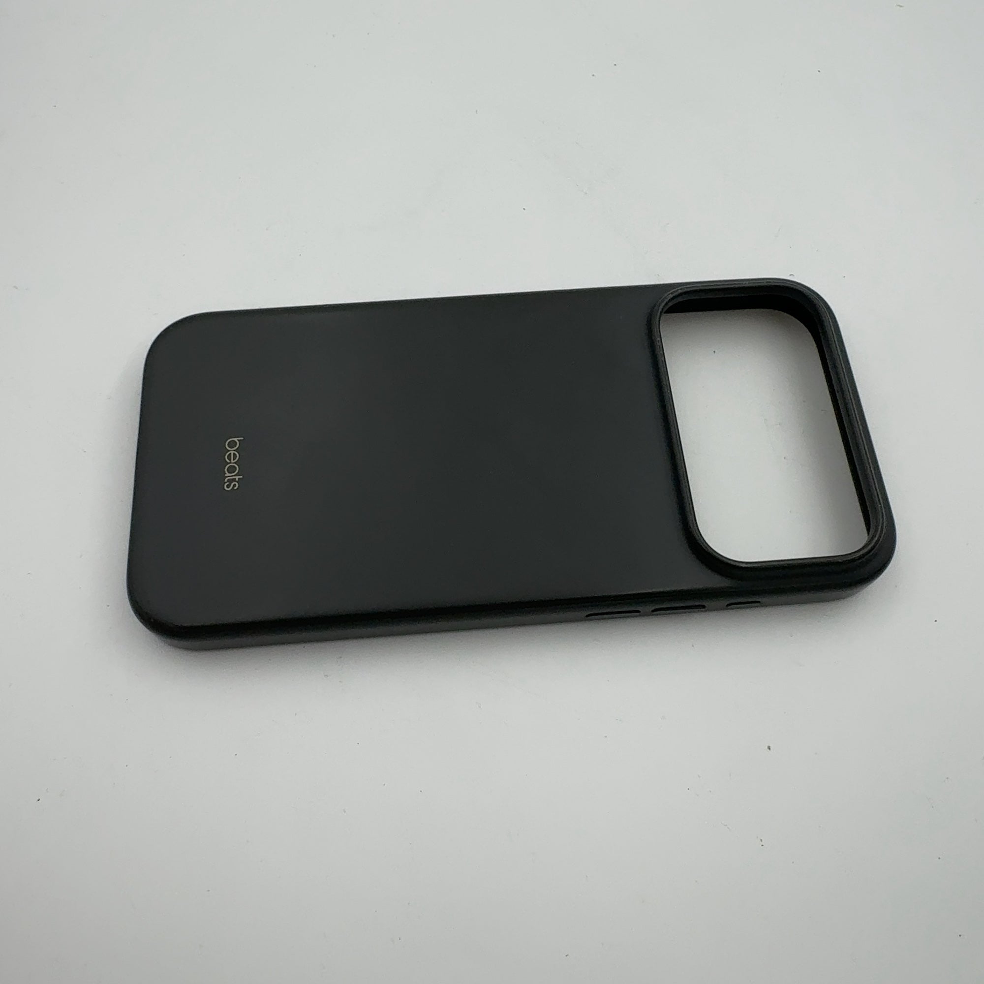 Beats iPhone 17 Pro Max Case with MagSafe and Camera Control — Granite Gray