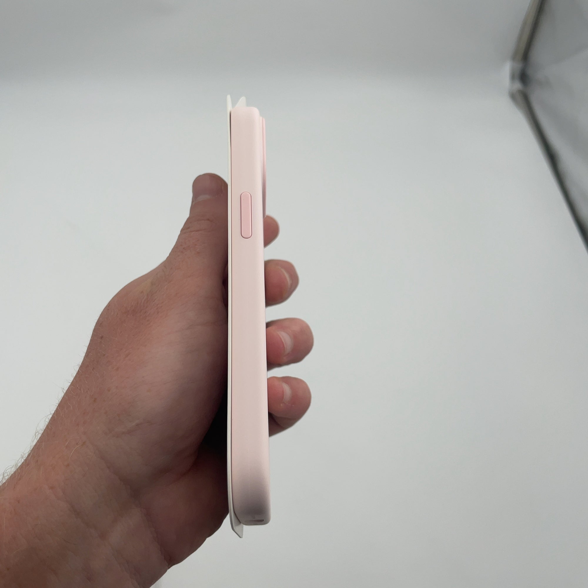 Apple Iphone 15 Silicone Case With Magsafe - Light Pink