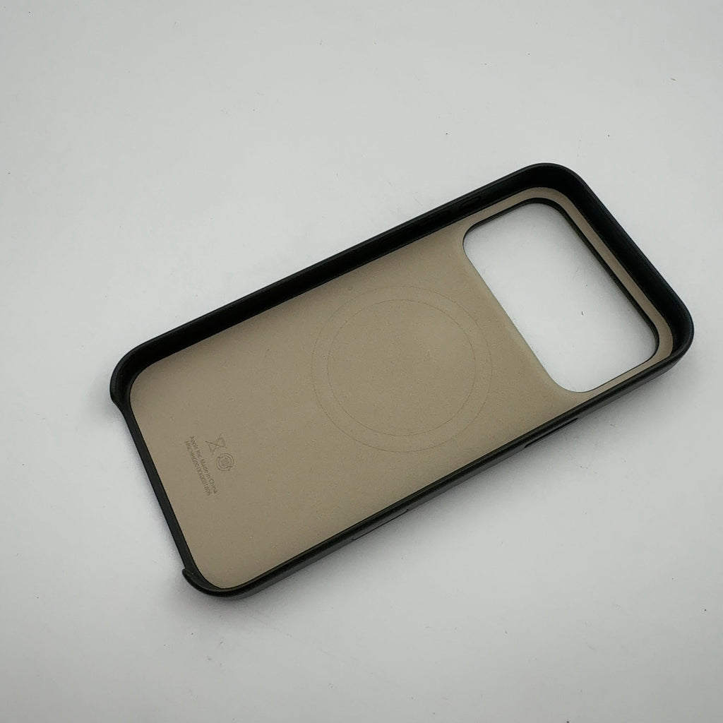 Beats iPhone 17 Pro Max Case with MagSafe and Camera Control — Granite Gray