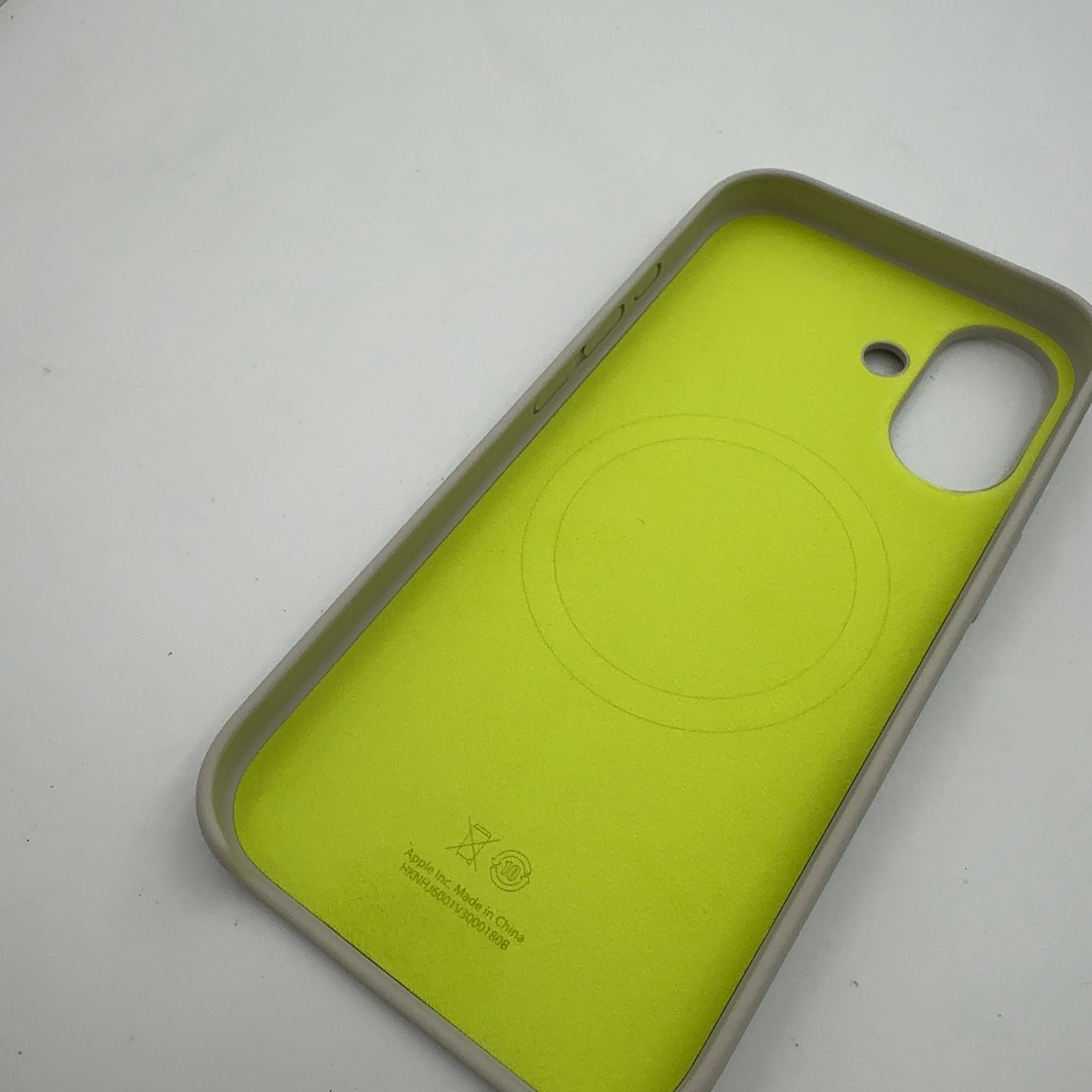 Beats Iphone 17 Case With Magsafe And Camera Control — Lime Stone